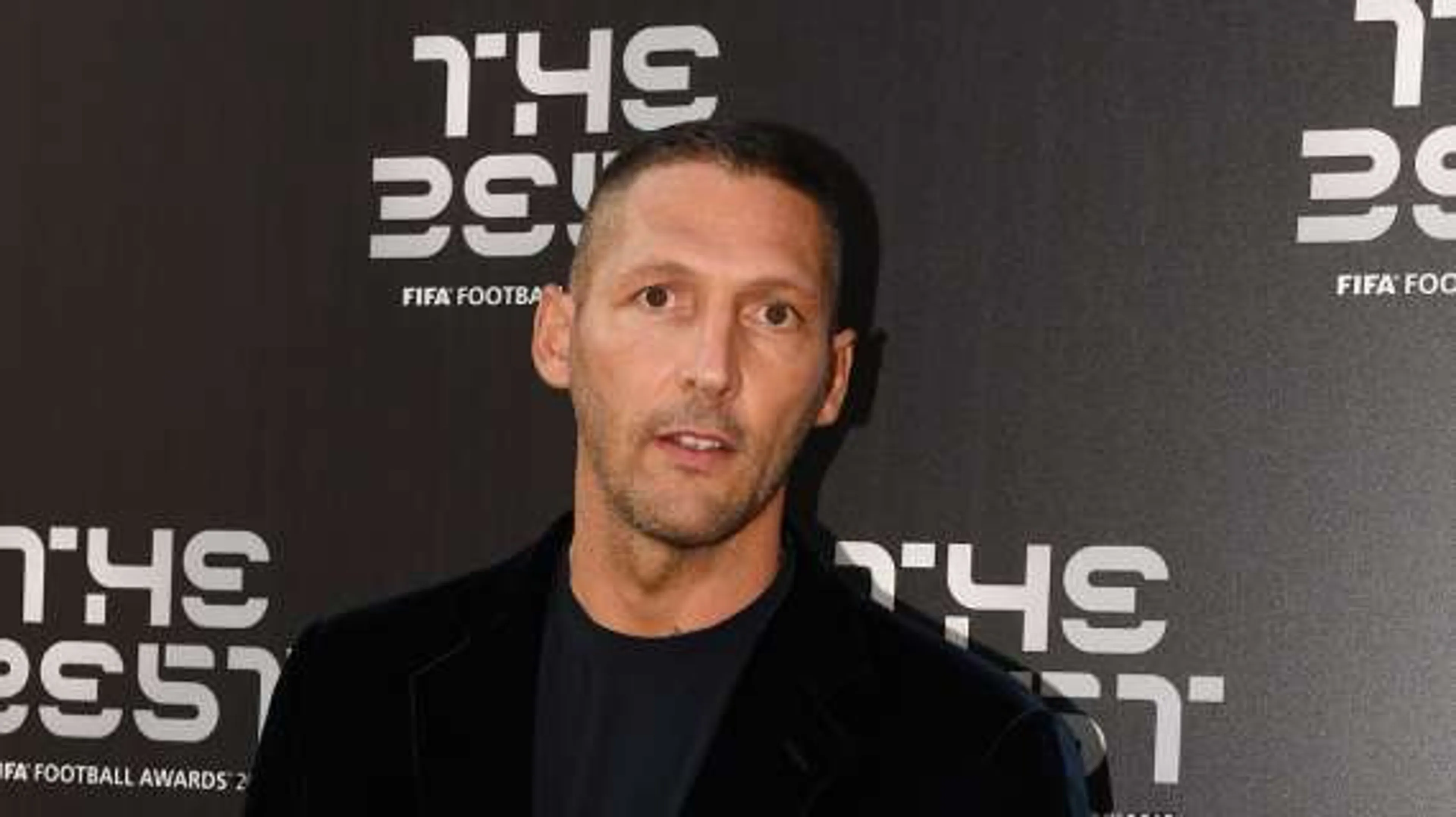 Copertina di Materazzi no filter: “Con Mancini ci siamo scornati. Thuram? Non è mai uscito dal campo quando mi insultavano”. E chiama Ibra “nonno”