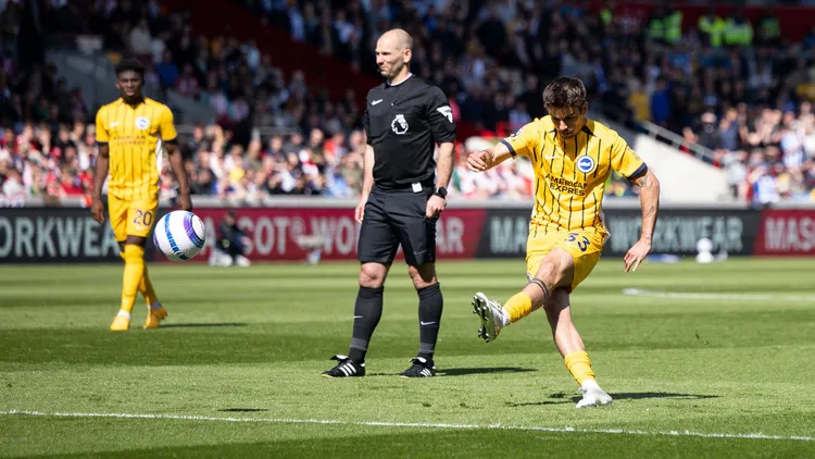 /images/m/a/t/matt-o-riley-of-brighton-hove-albion-takes-a-free-kick-brentford-v-brighton-hove-albion-premier-league-football-gtech-community-stadium-london-uk-19-apr-2025-editorial-use-only-no-use-with-unauthorised-audio-video-data-fixture-lists-club-league-logos-or-live-services-online-in-match-use-limited-to-120-images-no-video-emulation-no-use-in-betting-games-or-single-club-league-player-publications-copyright-xianxtuttle-shutterstockx-15257946cmjpg_1750341831321.jpg