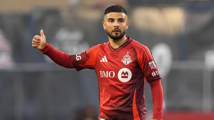 /images/m/a/y/may-24-2025-toronto-on-can-toronto-fc-forward-lorenzo-insigne-24-gestures-to-a-team-mate-during-mls-fussball-herren-usa-action-against-sc-nashville-in-toronto-on-saturday-may-24-2025-lorenzo-insigne-zumac35-20250524zafc35201-copyright-xchrisxyoungxjpg_1752944327421.jpg