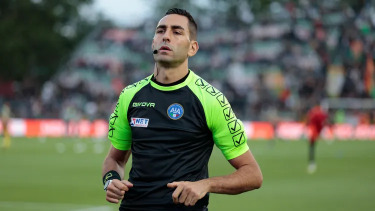 /images/m/a/y/may-25-2025-venezia-veneto-italy-andrea-colombo-referee-during-the-italian-serie-a-enilive-soccer-championship-football-match-between-venezia-fc-and-juventus-fc-at-pierluigi-penzo-stadium-on-may-25th-2025-venezia-italy-venezia-italy-zumar199-20250525zspr199001-copyright-xmattiaxradonixjpg_1757485033193.jpg