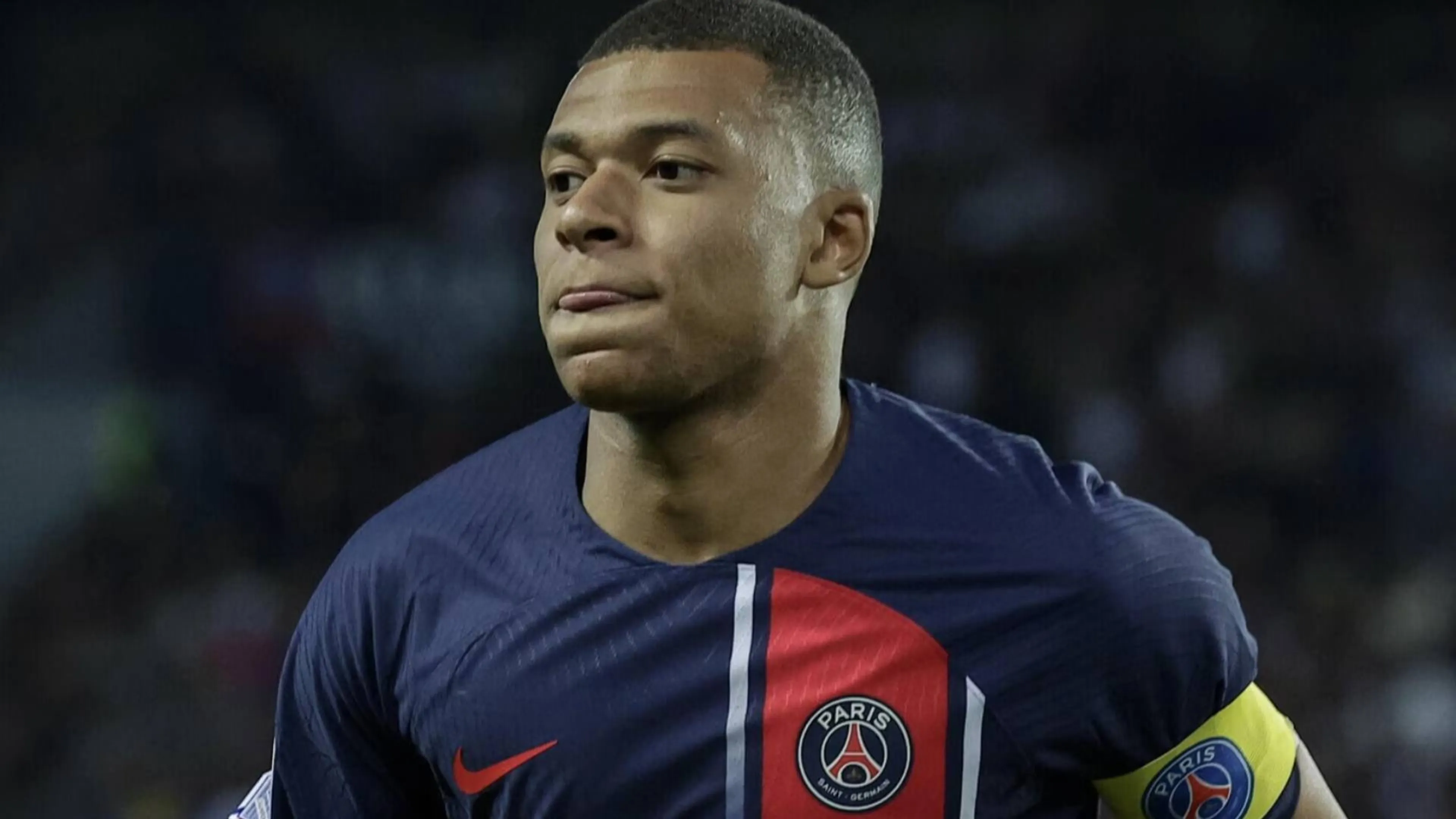Copertina di Psg, Mbappé ha deciso: ecco cosa farà a fine stagione
