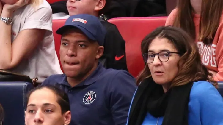 /images/m/b/a/mbappe-madre-trattativa-real-madrid.jpg