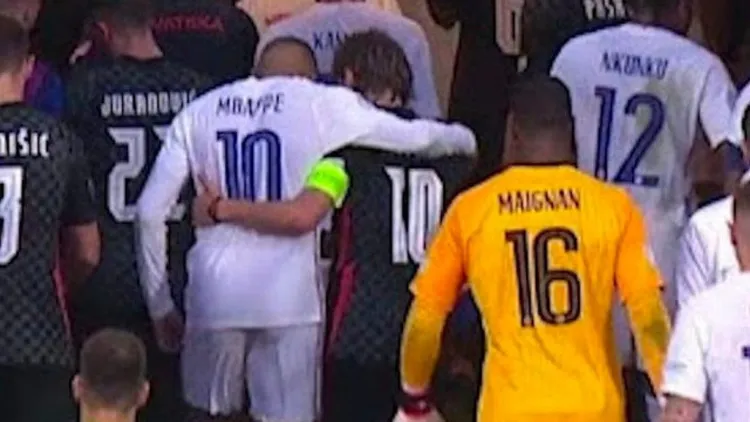 /images/m/b/a/mbappe-modric-tunnel.jpg