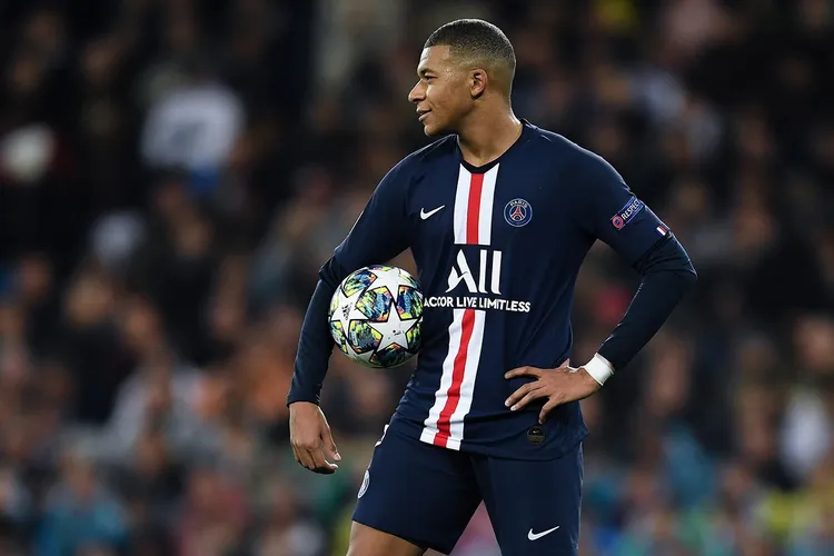 /images/m/b/a/mbappe-oferta-renovacion.jpg