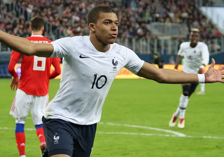/images/m/b/a/mbappe-wiki.jpg
