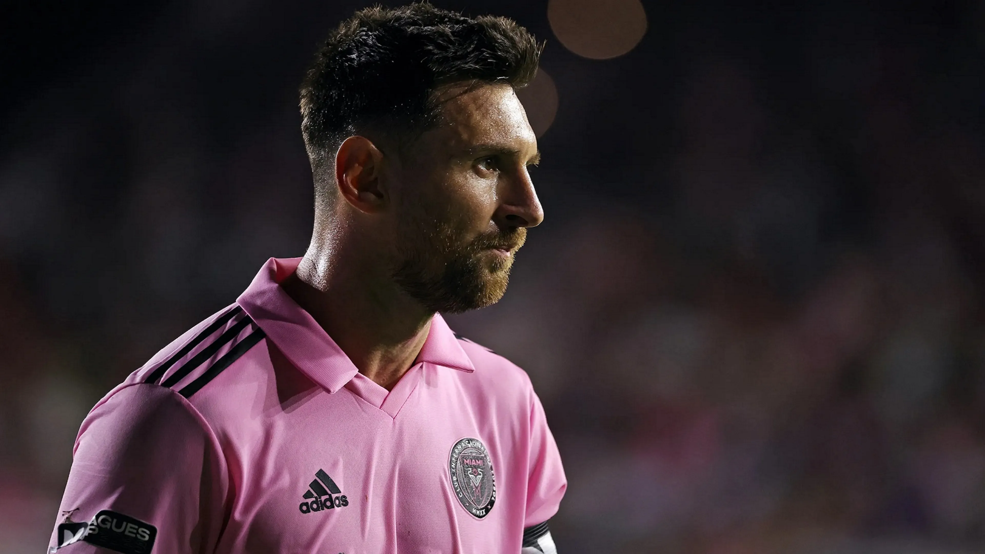 Copertina di Un acquisto da 100 milioni di euro! Folle spesa di Messi a Miami