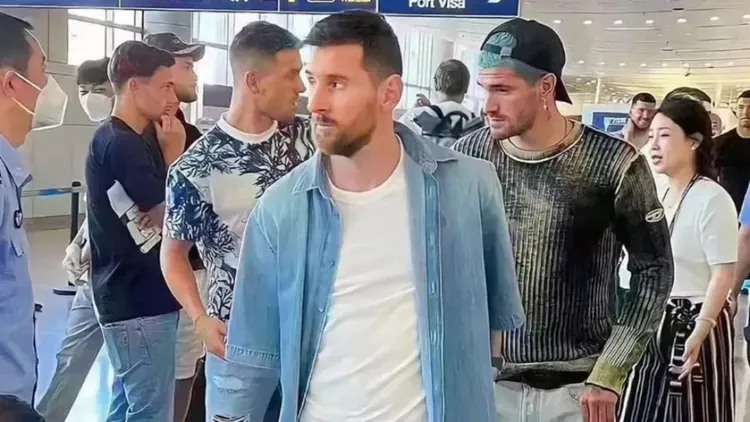 /images/m/e/s/messi-cina.jpg