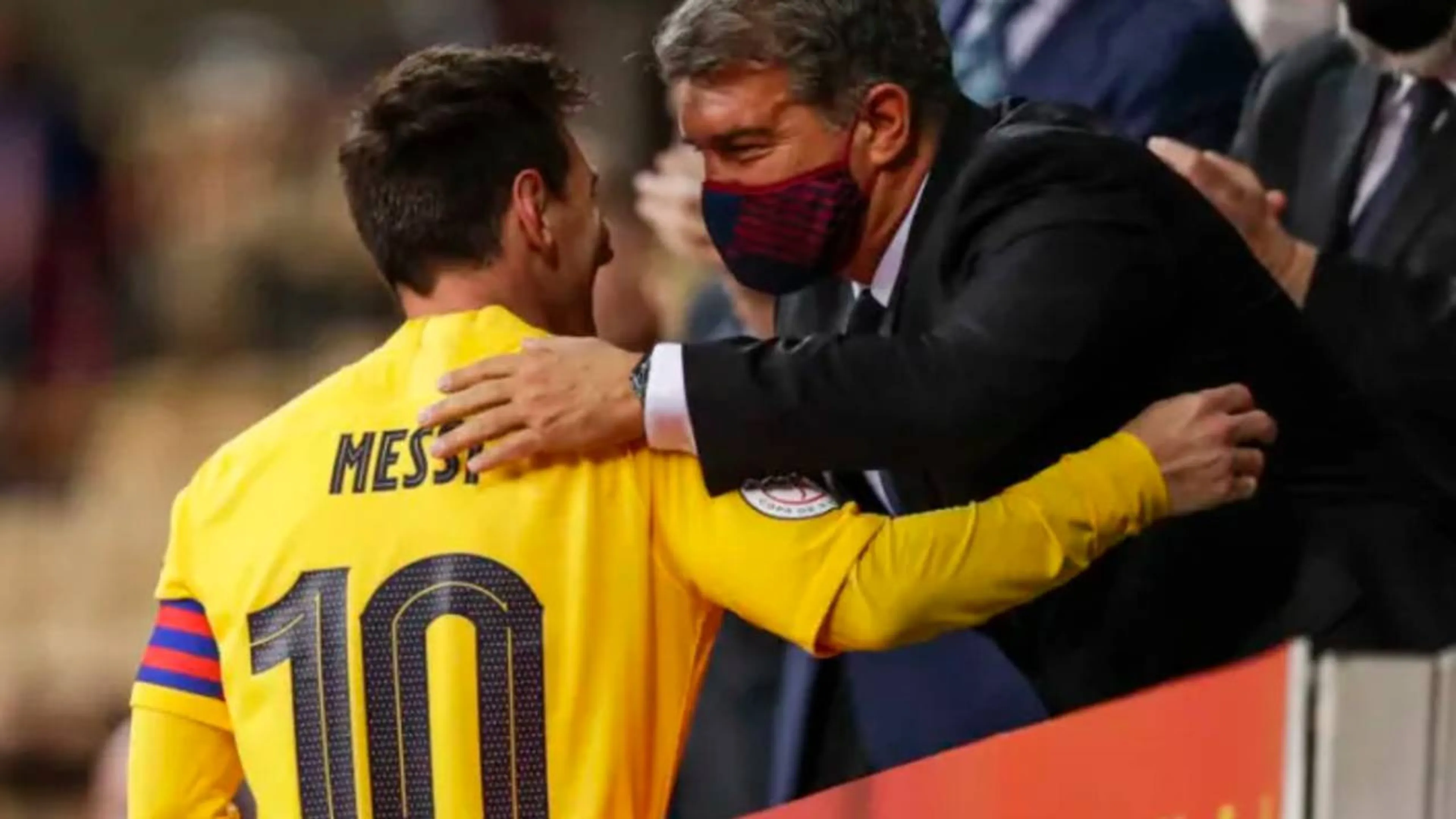 Copertina di Barcellona, Laporta chiude al ritorno di Messi: “Non valutiamo il suo ritorno”