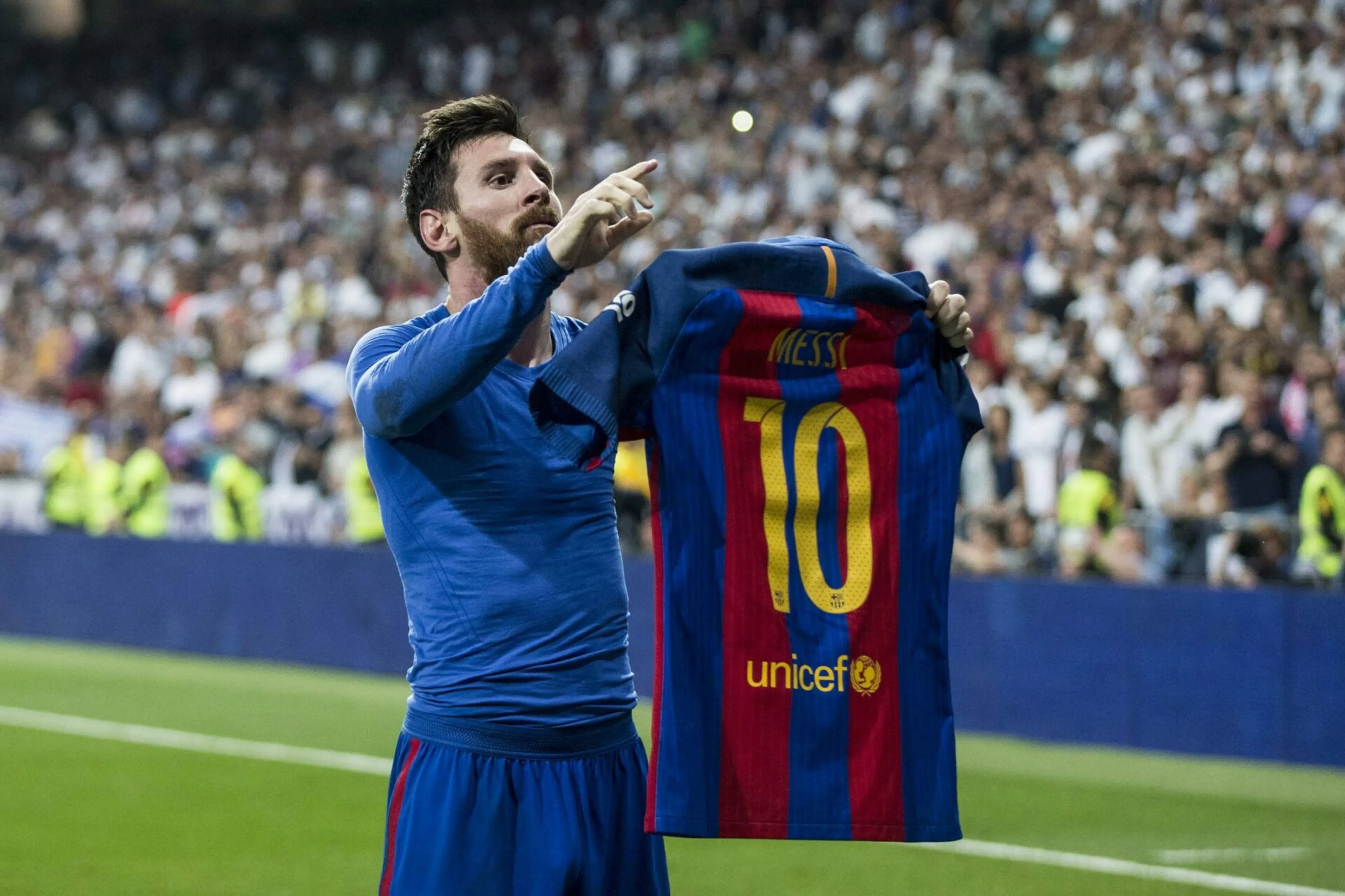 Copertina di Venduta la maglia del 500° gol di Messi per una cifra da capogiro