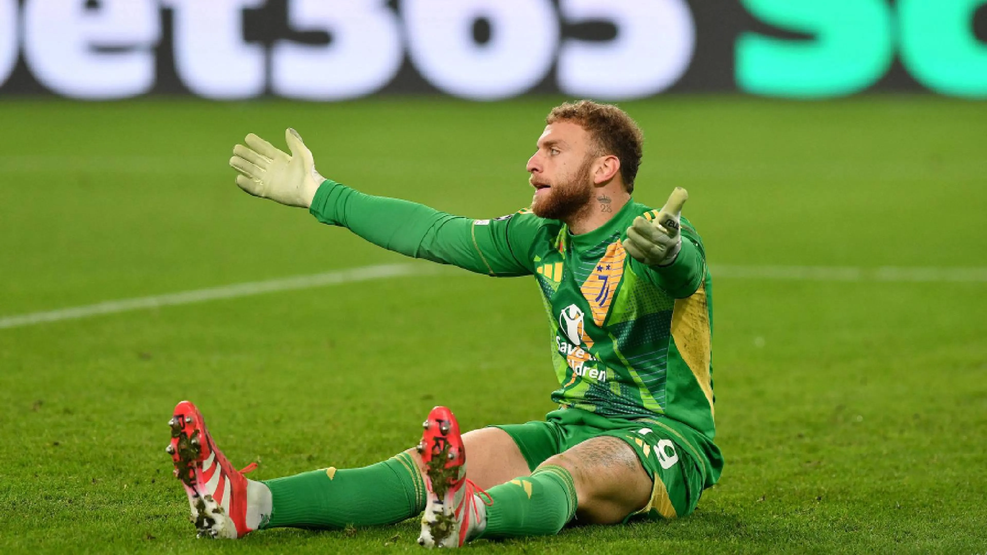 Copertina di Serie A, rivoluzione in arrivo: dal primo luglio cambiano le regole per la perdita di tempo