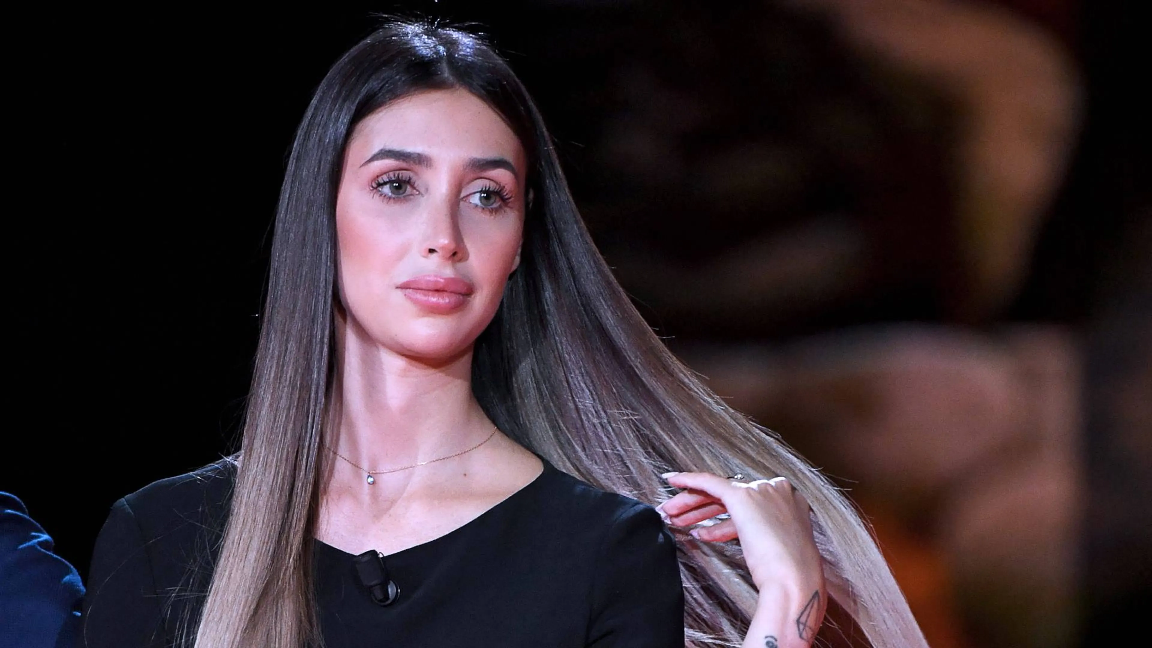 Copertina di Michelle Comi non indietreggia e replica al tweet di Leao con una nuova provocazione (VIDEO)