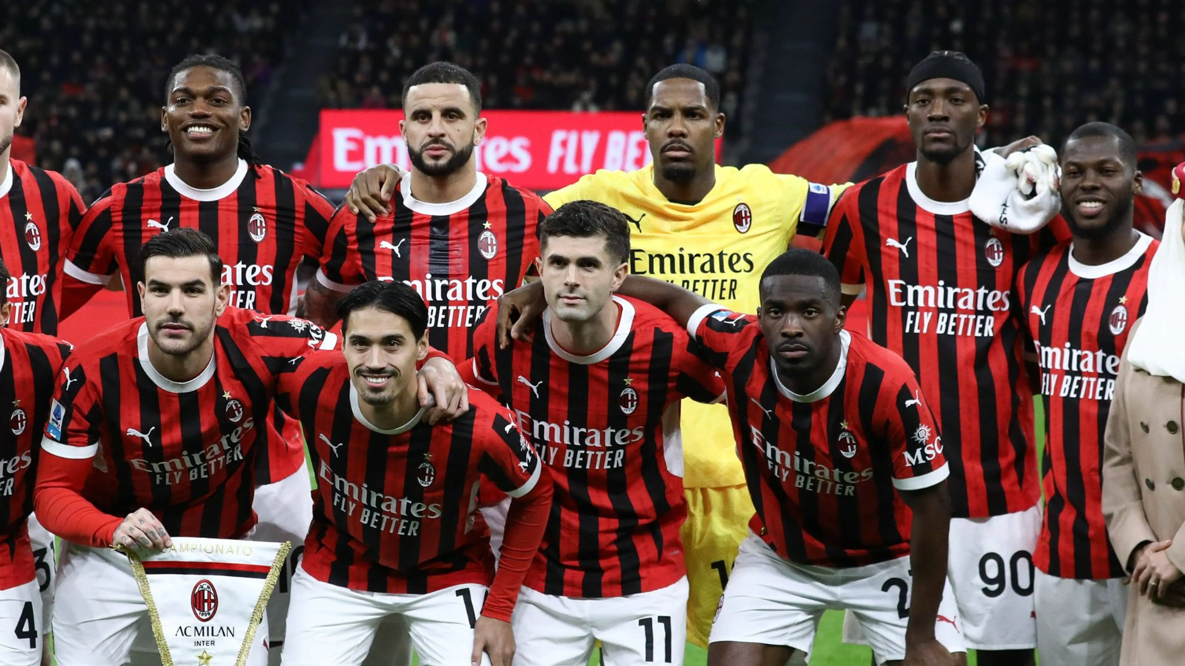 Copertina di La Curva Sud del Milan ha finito la pazienza: “Domenica entreremo al 15simo e se non miglioreranno le prestazioni vi lasceremo soli con la vostra vergogna”