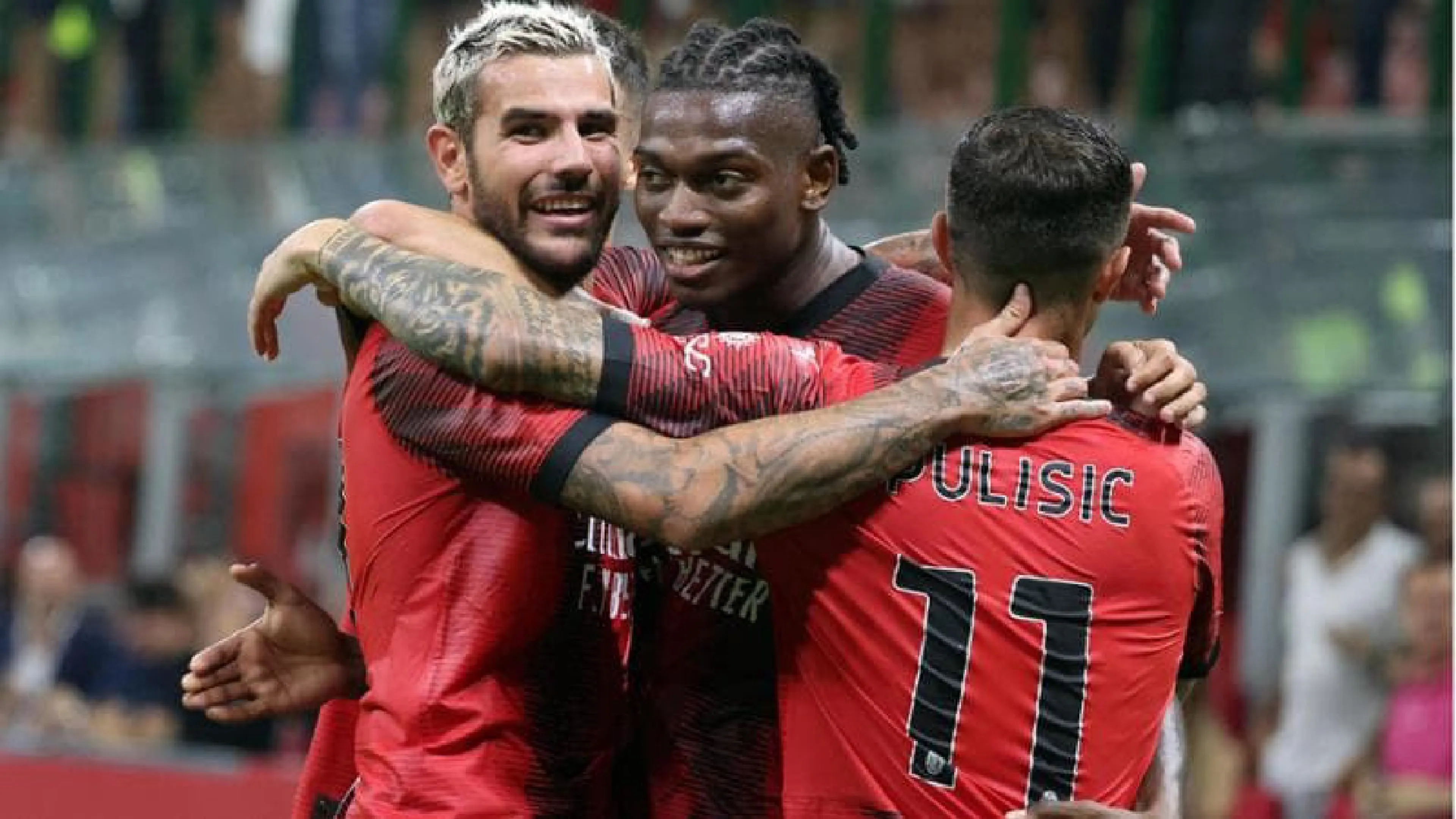 Copertina di "Chi non salta è un gobbo juventino", Leao e compagni festeggiano così la vittoria (VIDEO)