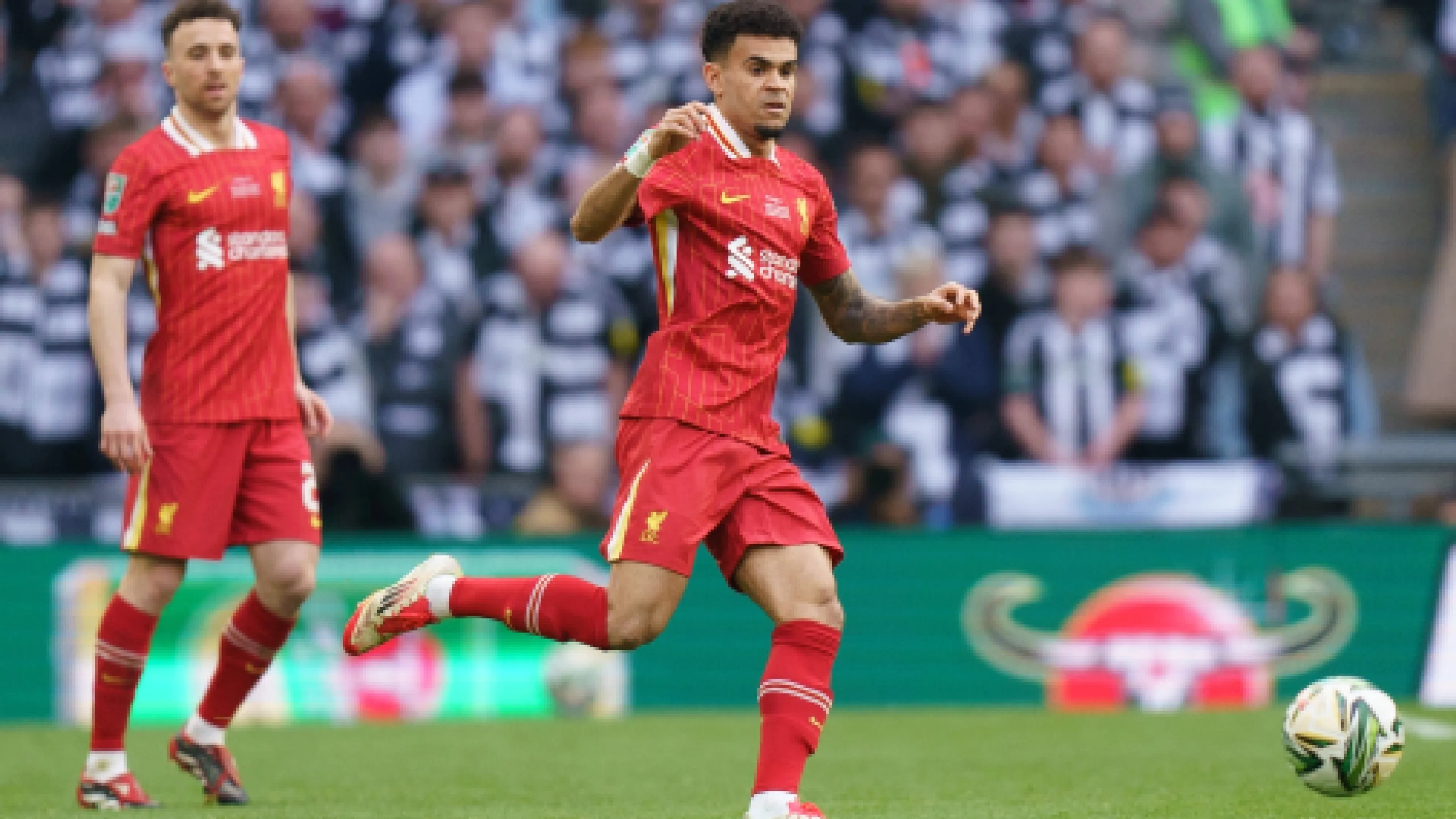 Milan, se parte Leao caccia a Luis Diaz del Liverpool, ma la concorrenza è agguerritissima