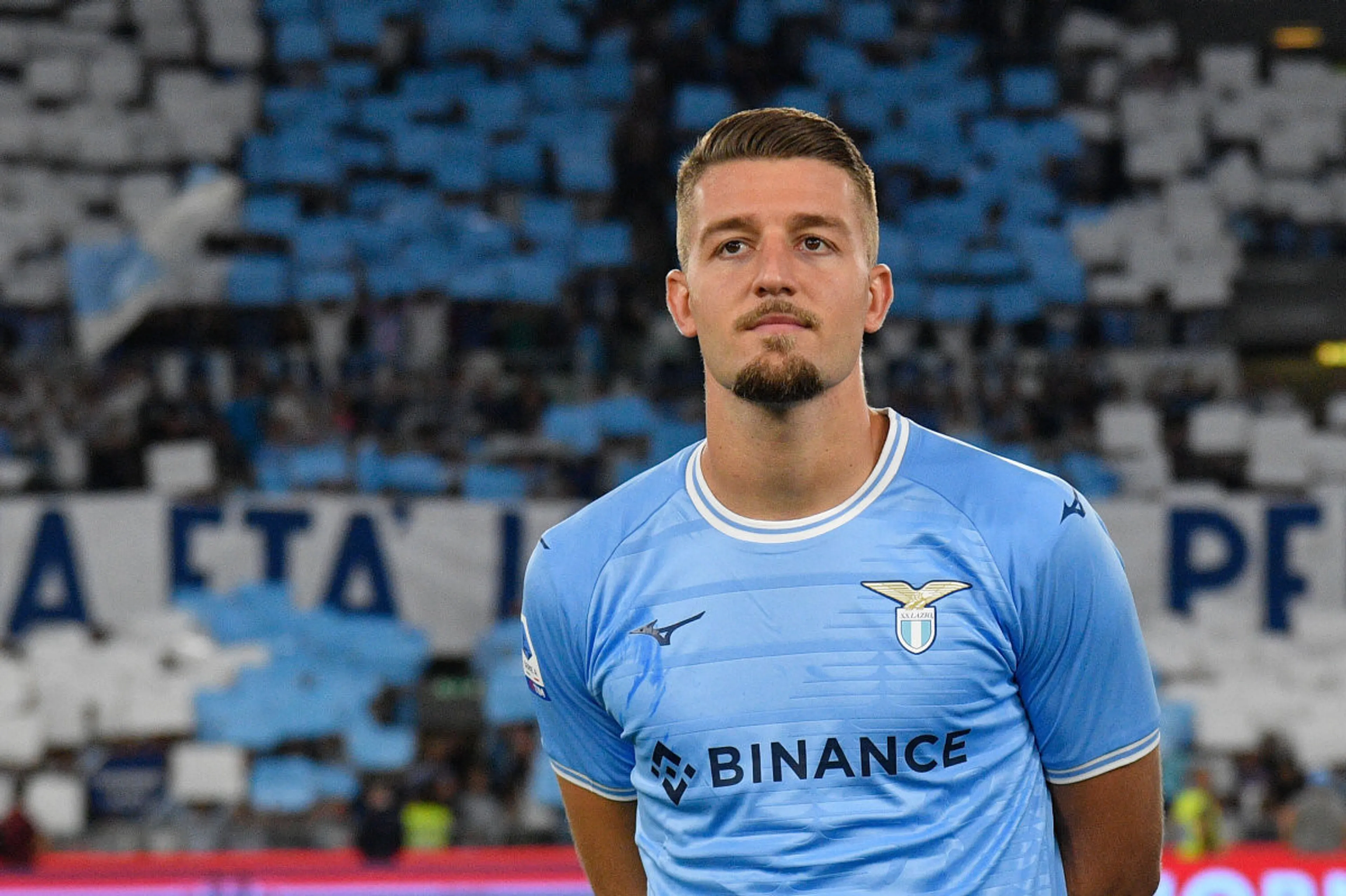 Copertina di Lazio, parla Milinkovic-Savic: “Rimasto con il sorriso, voi parlate sempre di mercato…”