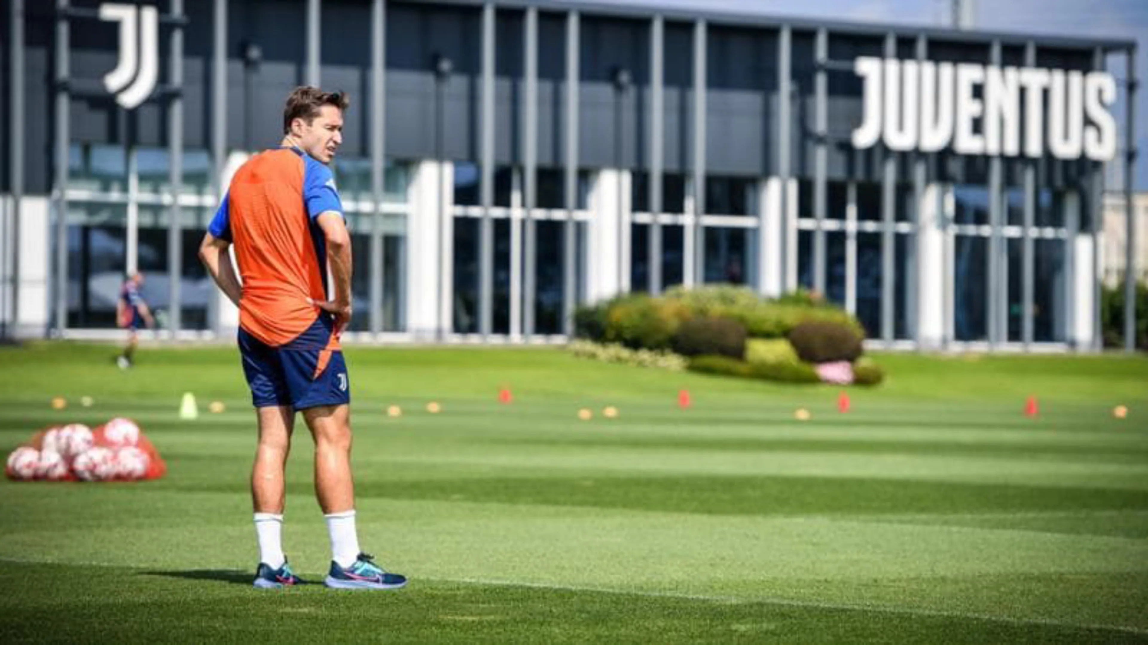 Dall'Inghilterra: "Su Chiesa piomba il Chelsea: Blues pronti ad inserire Sterling nell'affare"