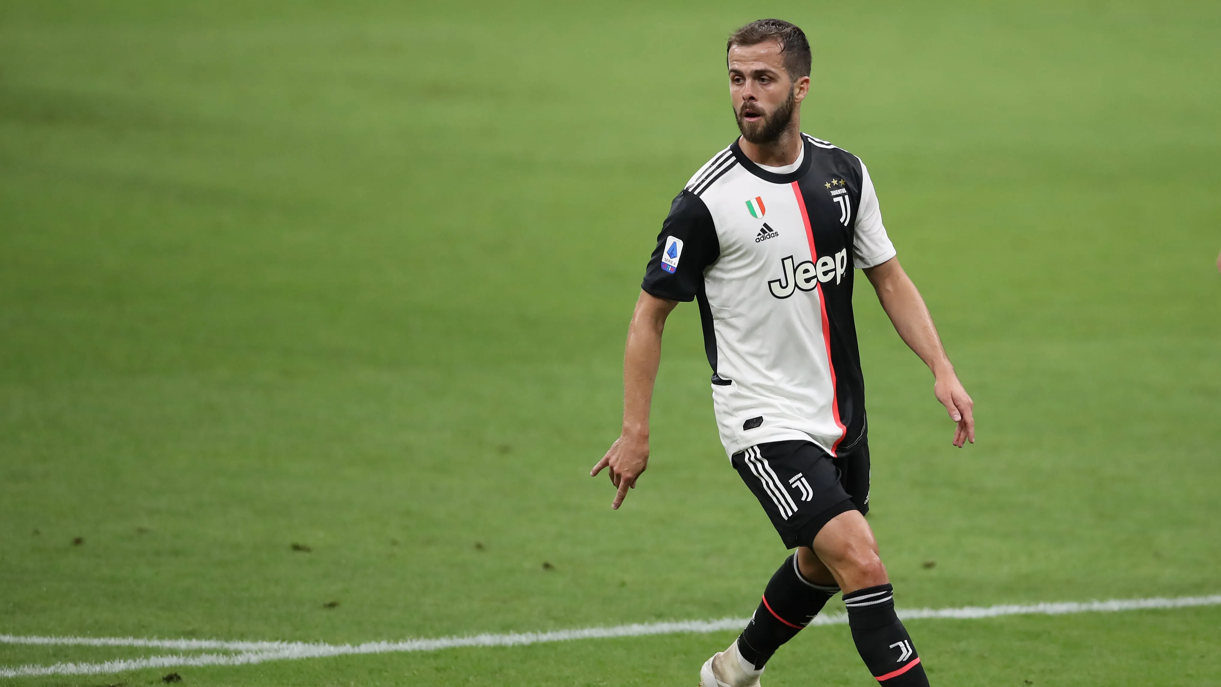 Miralem Pjanic con la maglia della Juventus