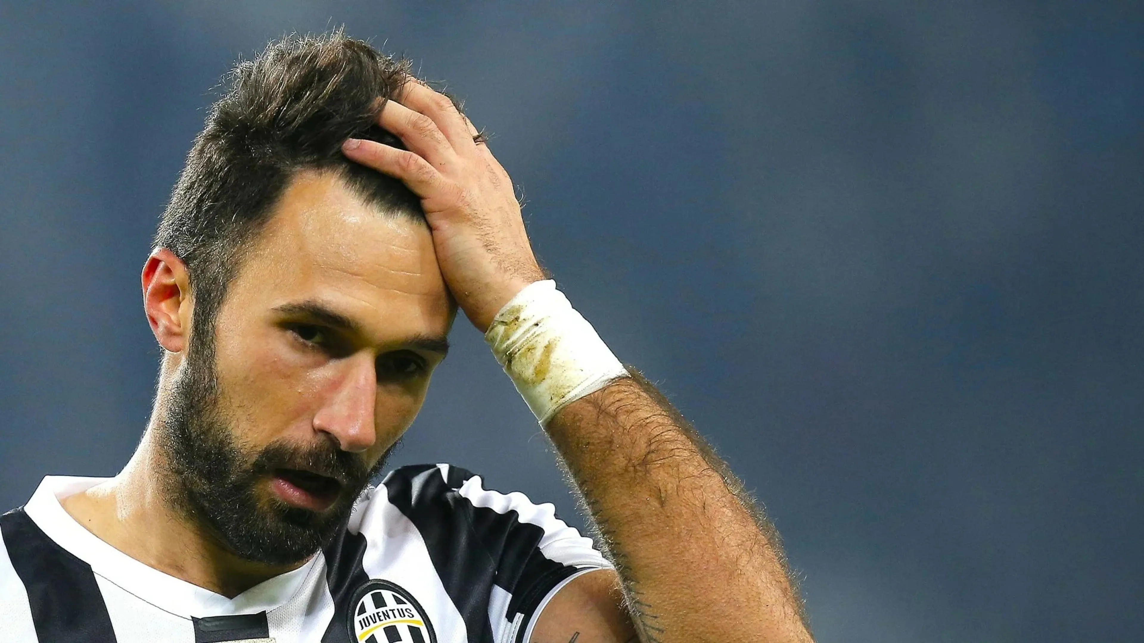 Copertina di Guai per Mirko Vucinic, condannato a due anni di reclusione: il motivo