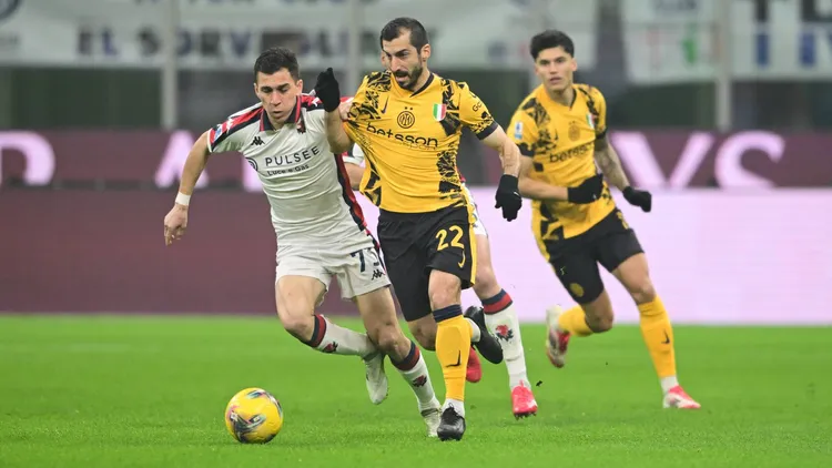/images/m/k/h/Mkhitaryan-in-Inter-Genoa.jpg