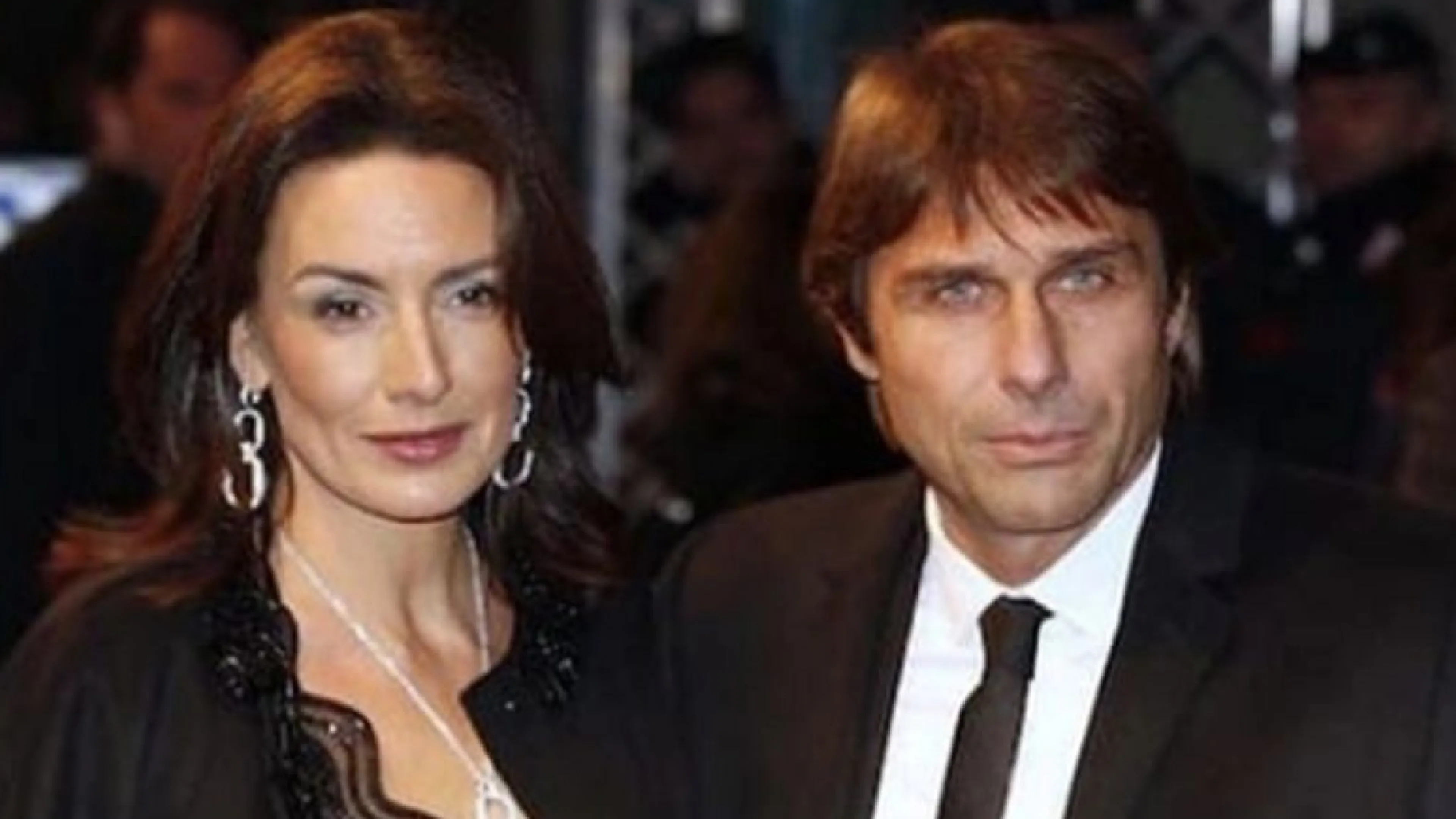 Copertina di Da Napoli sicuri: Conte sta cercando casa in città