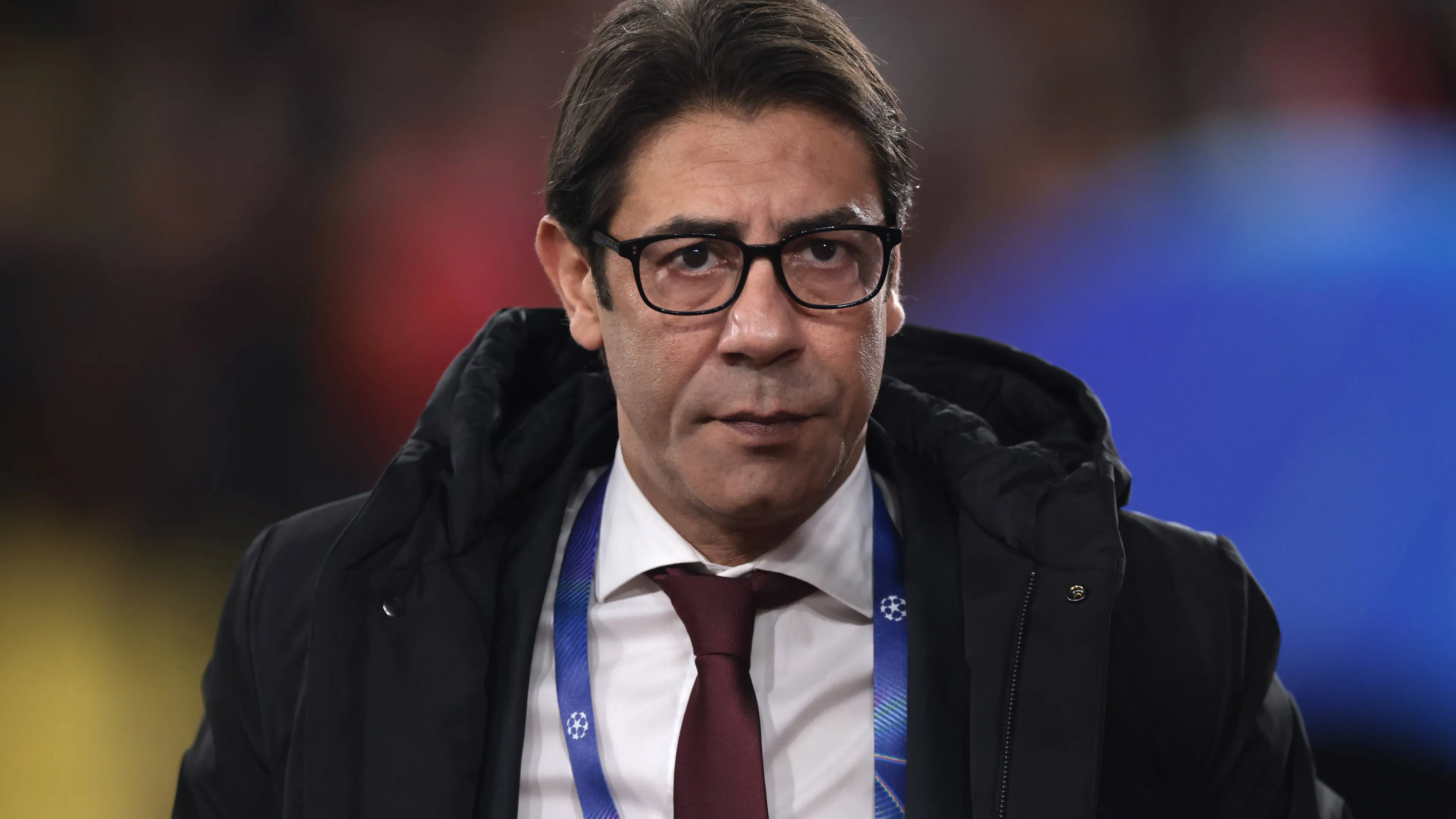 Benfica shock, scene da far west e insulti a Rui Costa durante l'assemblea generale: scoppia la rissa