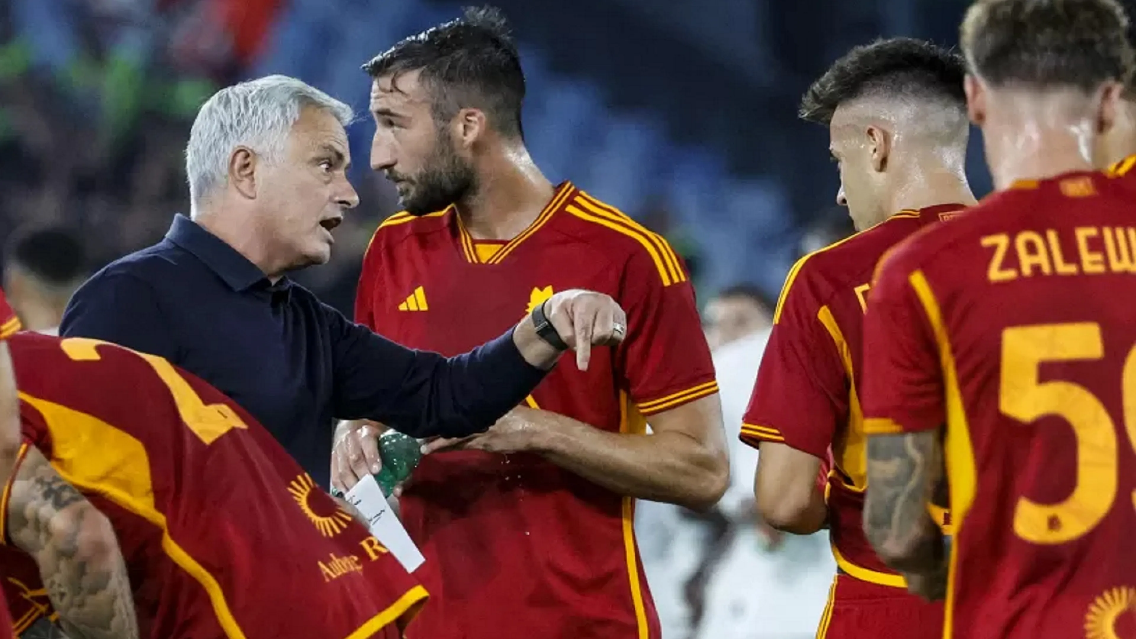 Copertina di Lite Mourinho - giocatori, Zazzaroni sgancia la bomba!