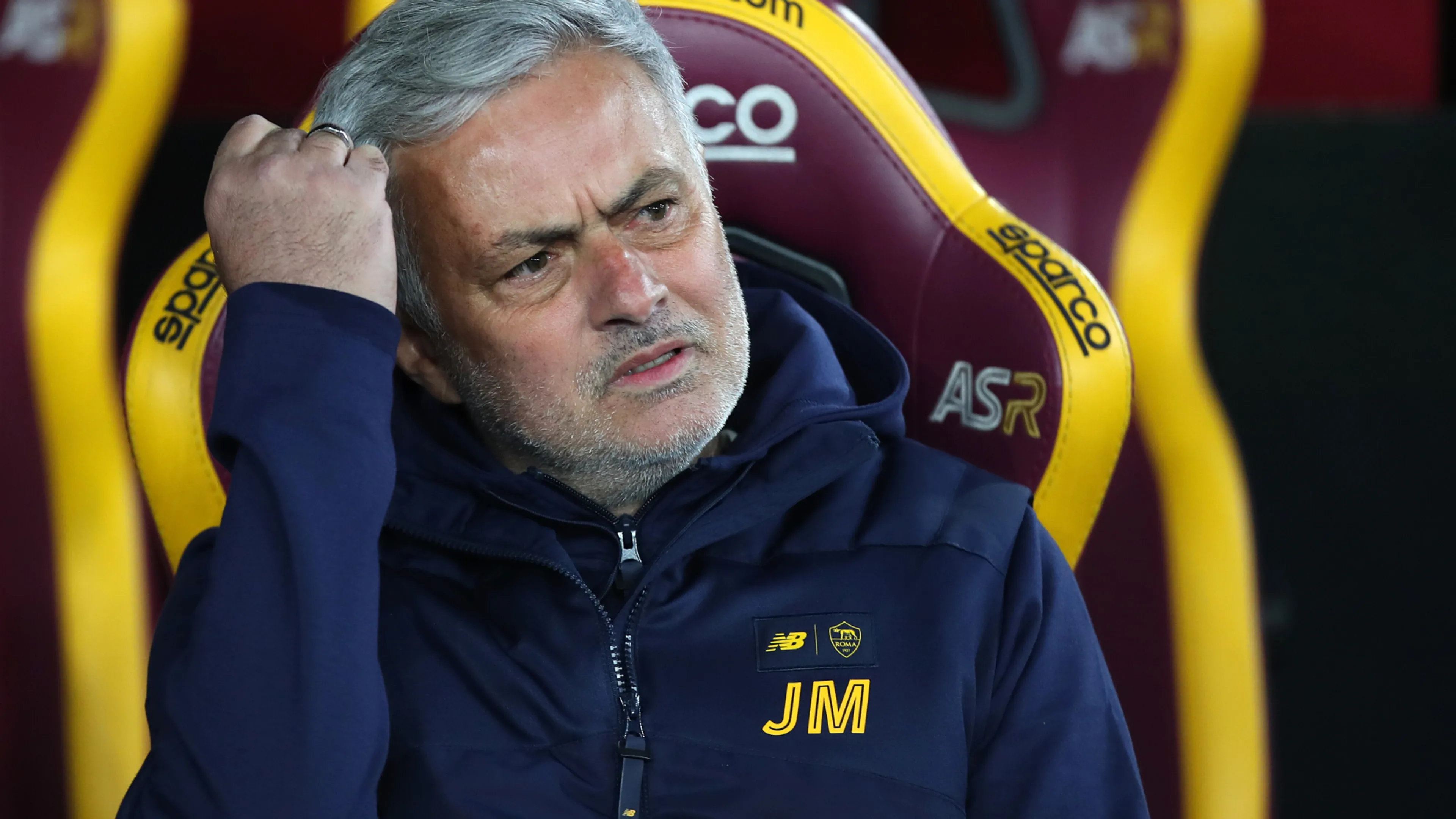 Copertina di Roma, Mourinho senza freni: "Tu guardi Napoli e City". A chi era indirizzato lo sfogo del tecnico? (VIDEO)