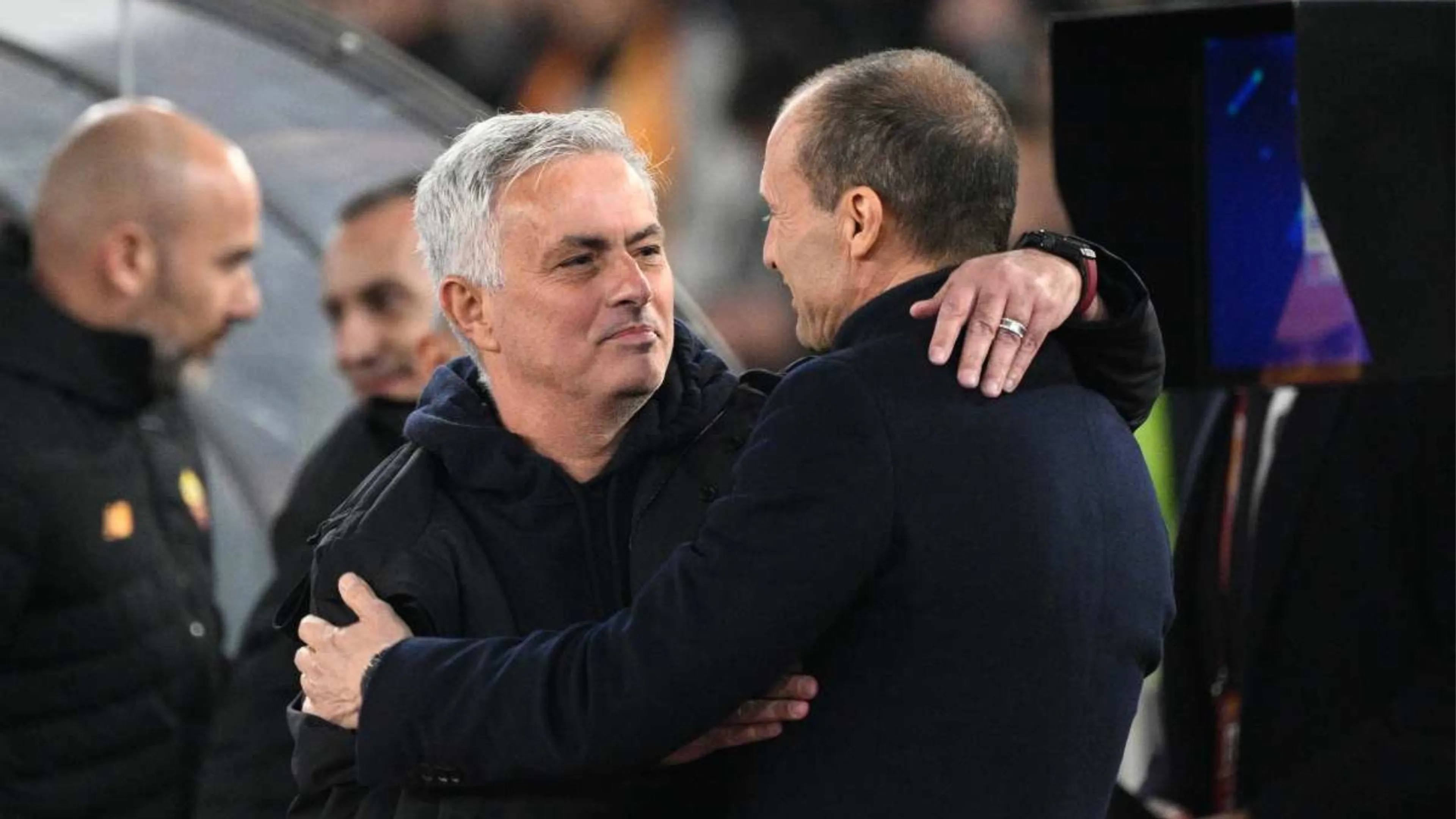 Copertina di Mourinho invidia Allegri: "È fortunato ad avere Rugani"