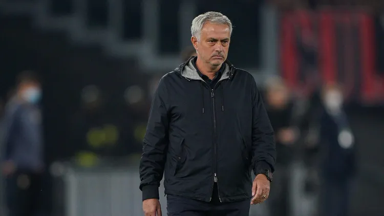 /images/m/o/u/mourinho-7.jpg