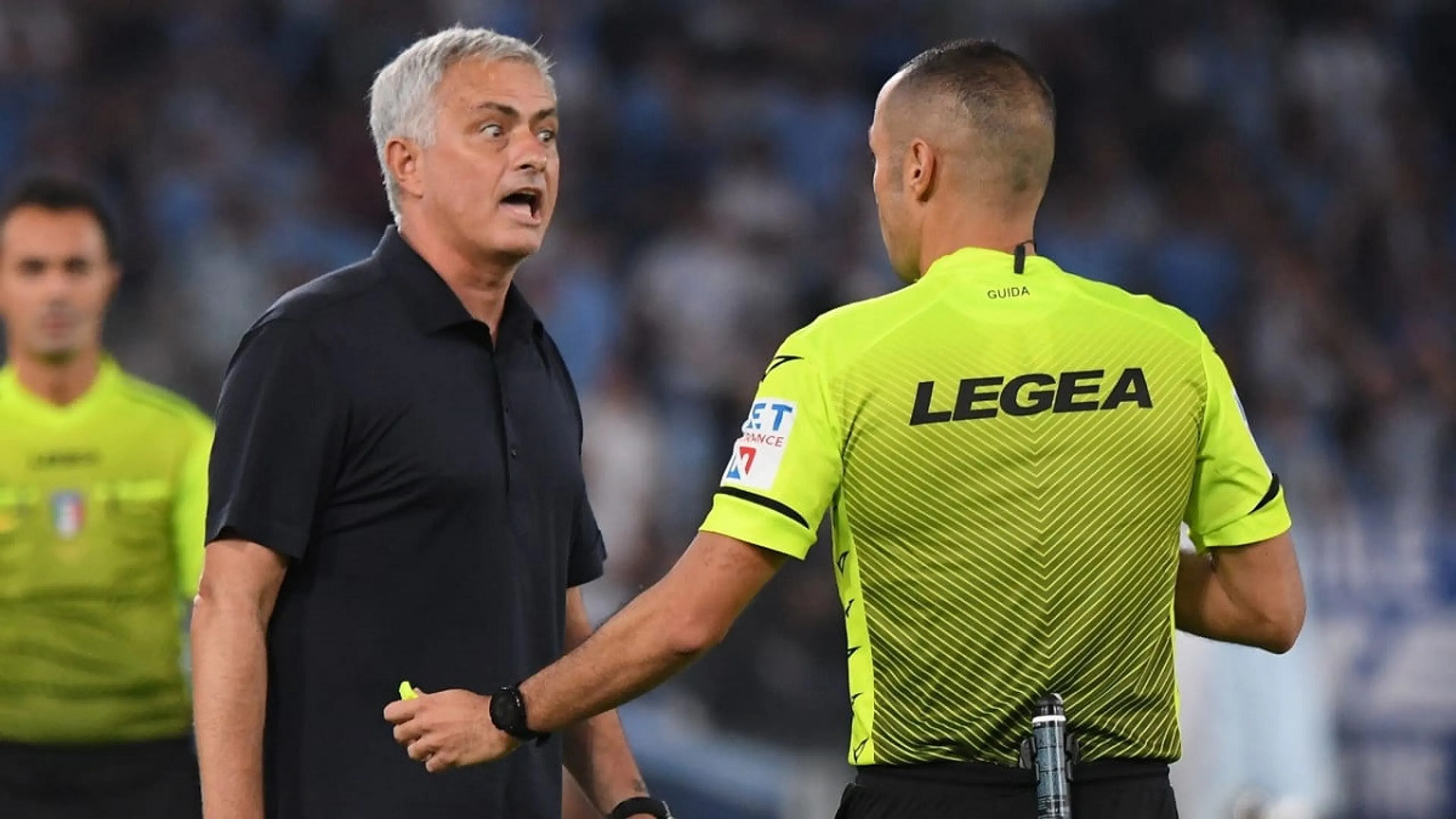 Copertina di Mou polemico con l’arbitraggio del derby, ma l’Aia risponde a muso duro: “Il rigore su Zaniolo non c’era. Con Mourinho massima severità d’ora in poi”