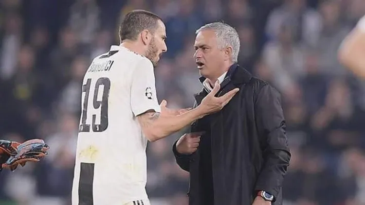 /images/m/o/u/mourinho-bonucci.jpg