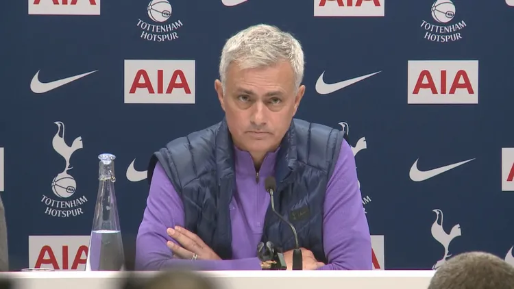 /images/m/o/u/mourinho-tottenham-2.jpg