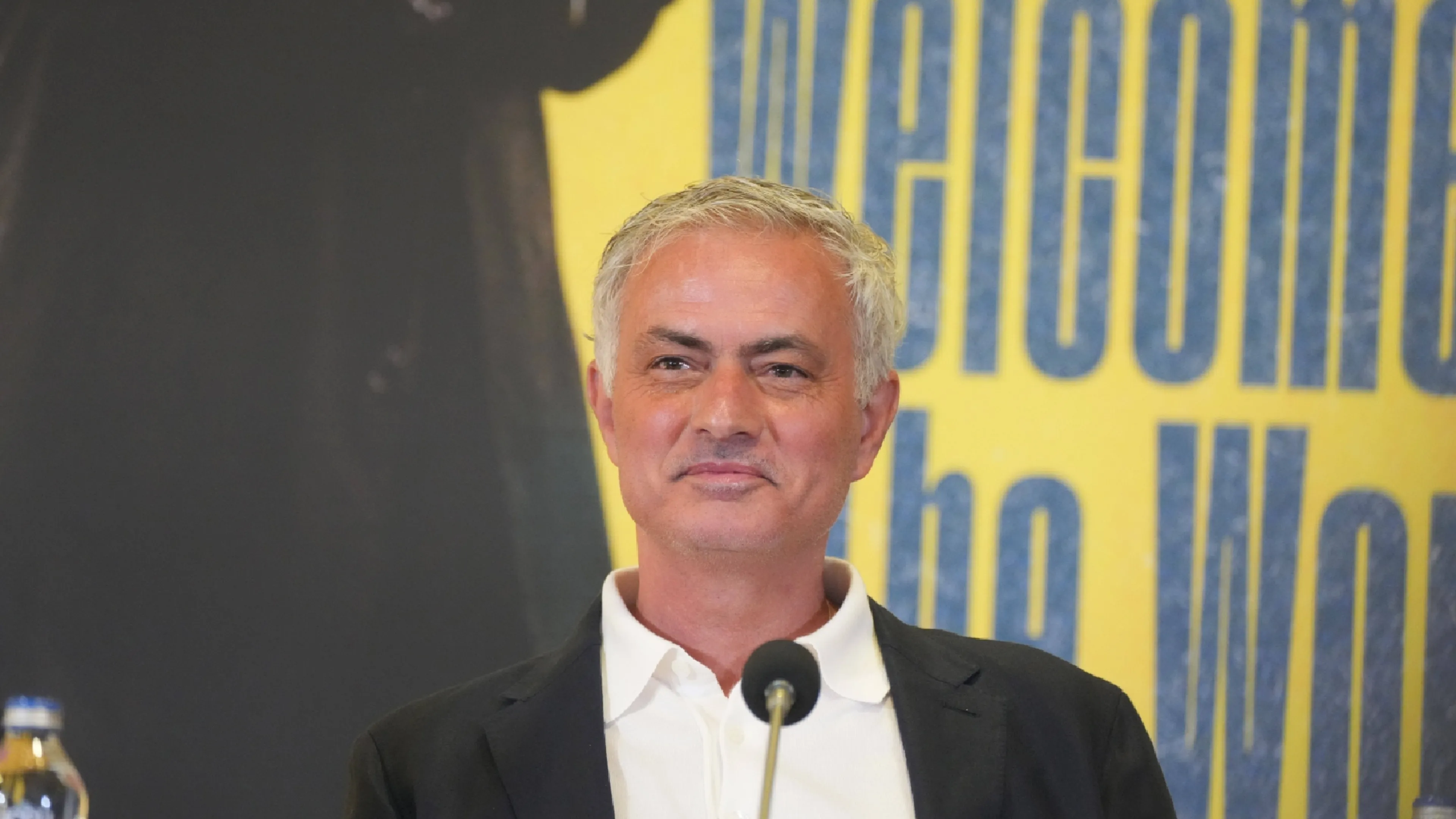 Copertina di La "vendetta" di Mourinho: scippa En-Nesyri alla Roma?