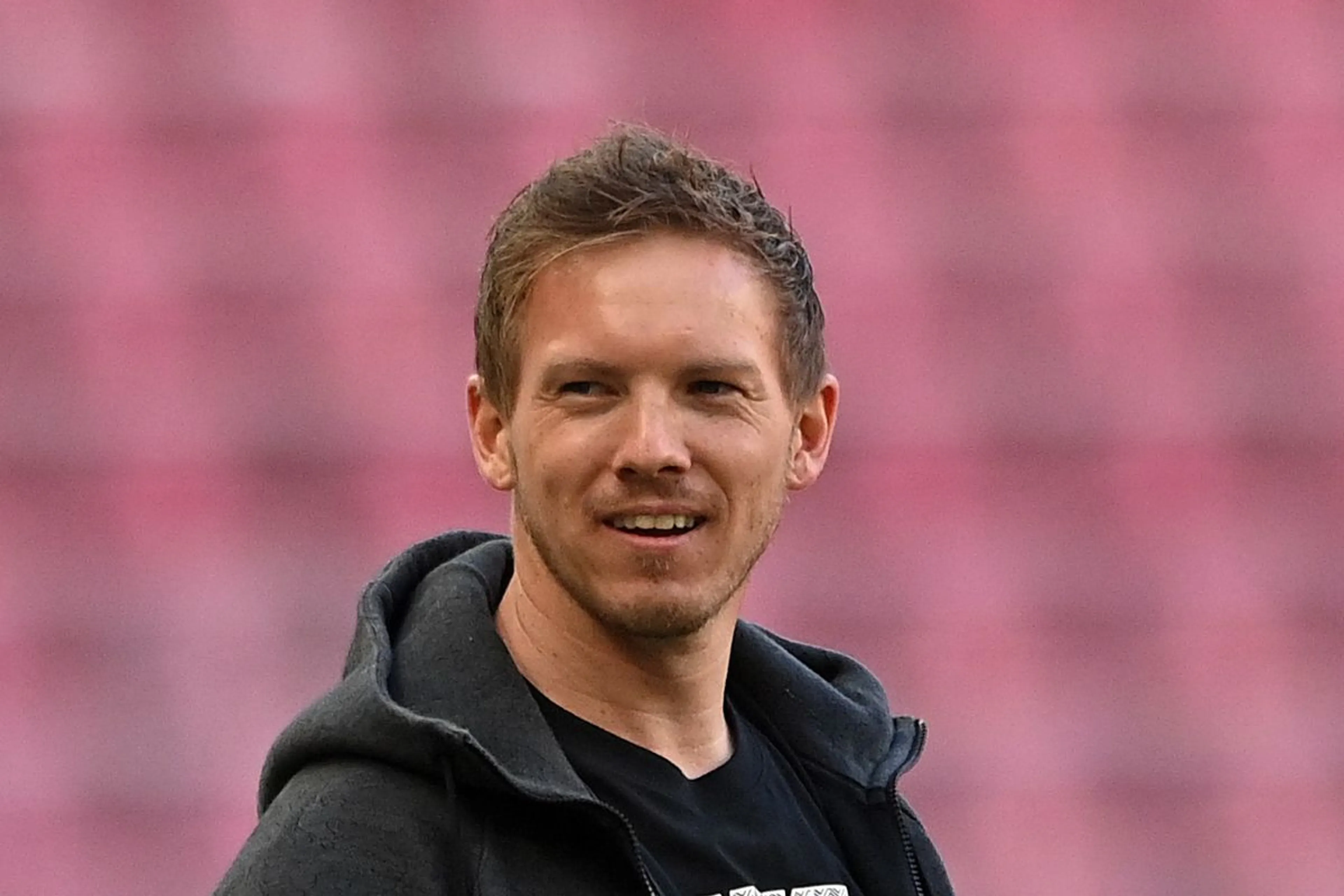 Copertina di Nagelsmann ammette: “Vorrei una foto con i miei trofei, ma dovrei portare le medaglie vinte a nuoto”