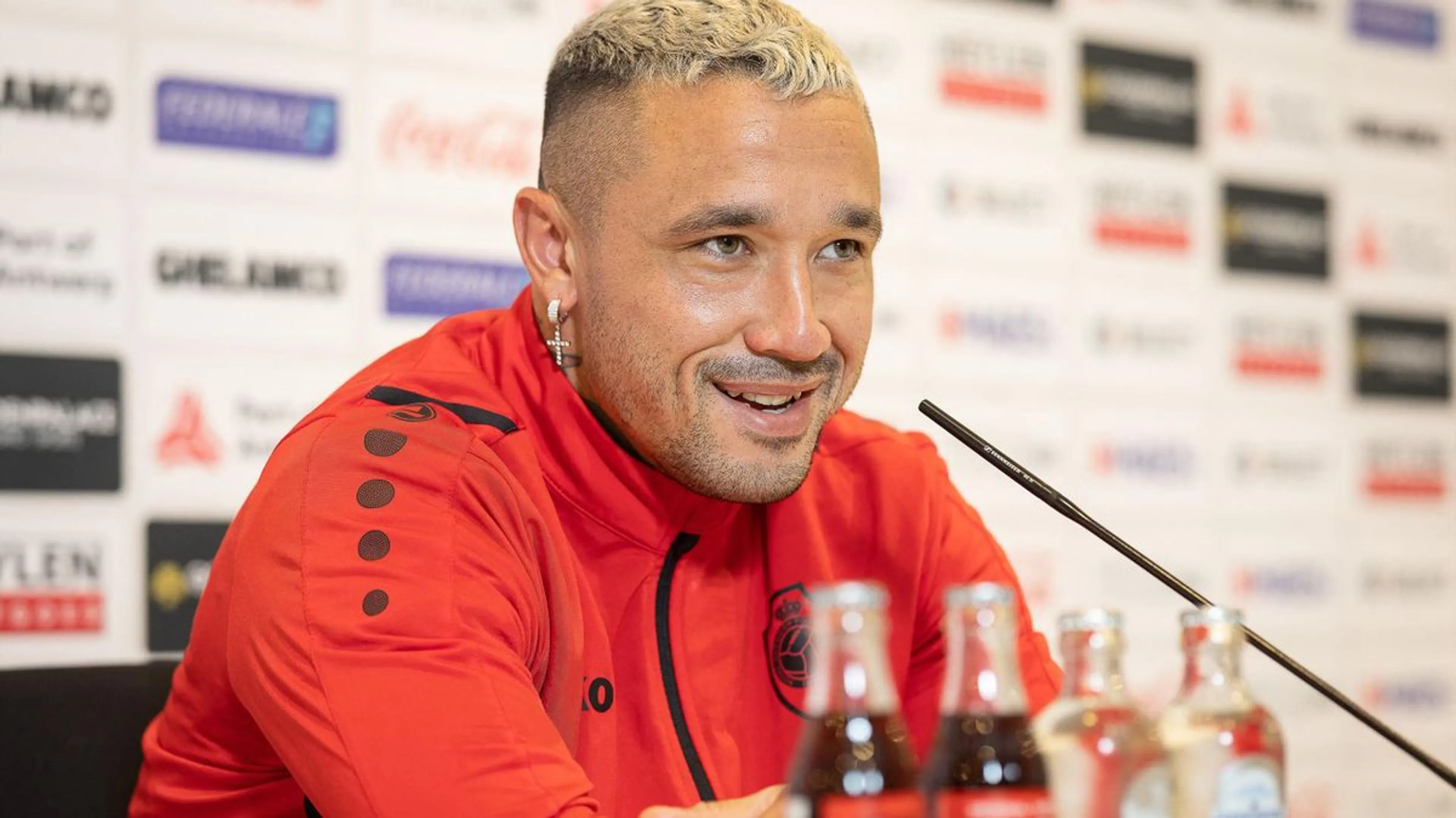 Copertina di Nainggolan spiega l’addio: “Serie A stressante. Belgio per soldi? No, il vero motivo è un altro”