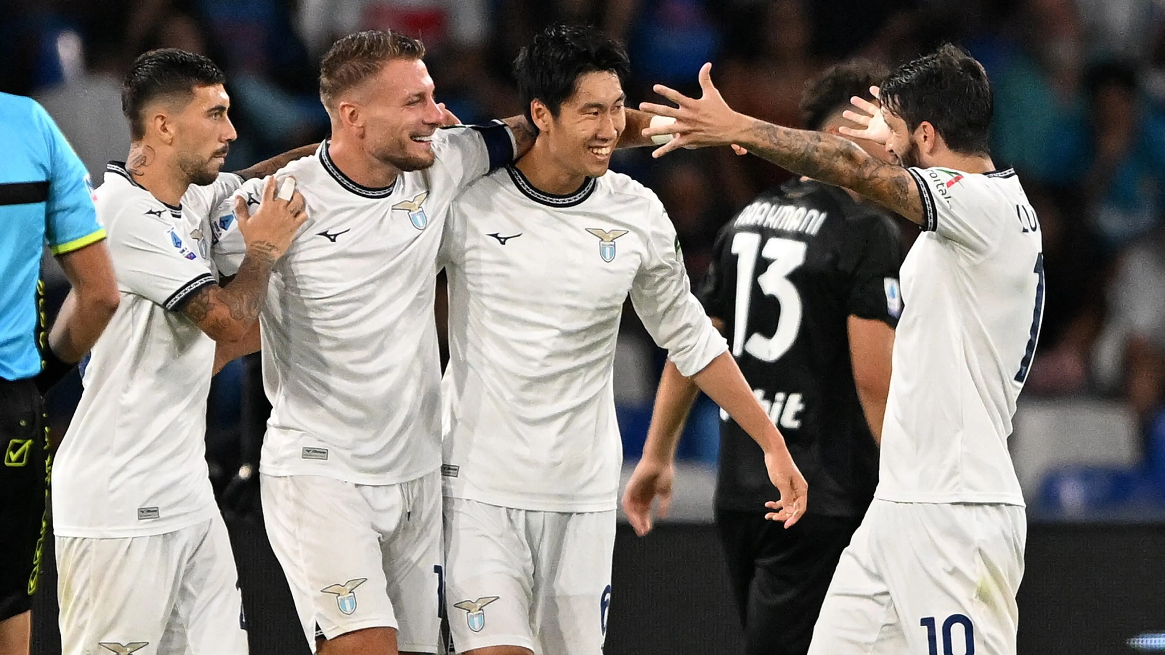 Copertina di Una grande Lazio trascinata da Luis Alberto vince al Maradona. Napoli battuto 1 a 2