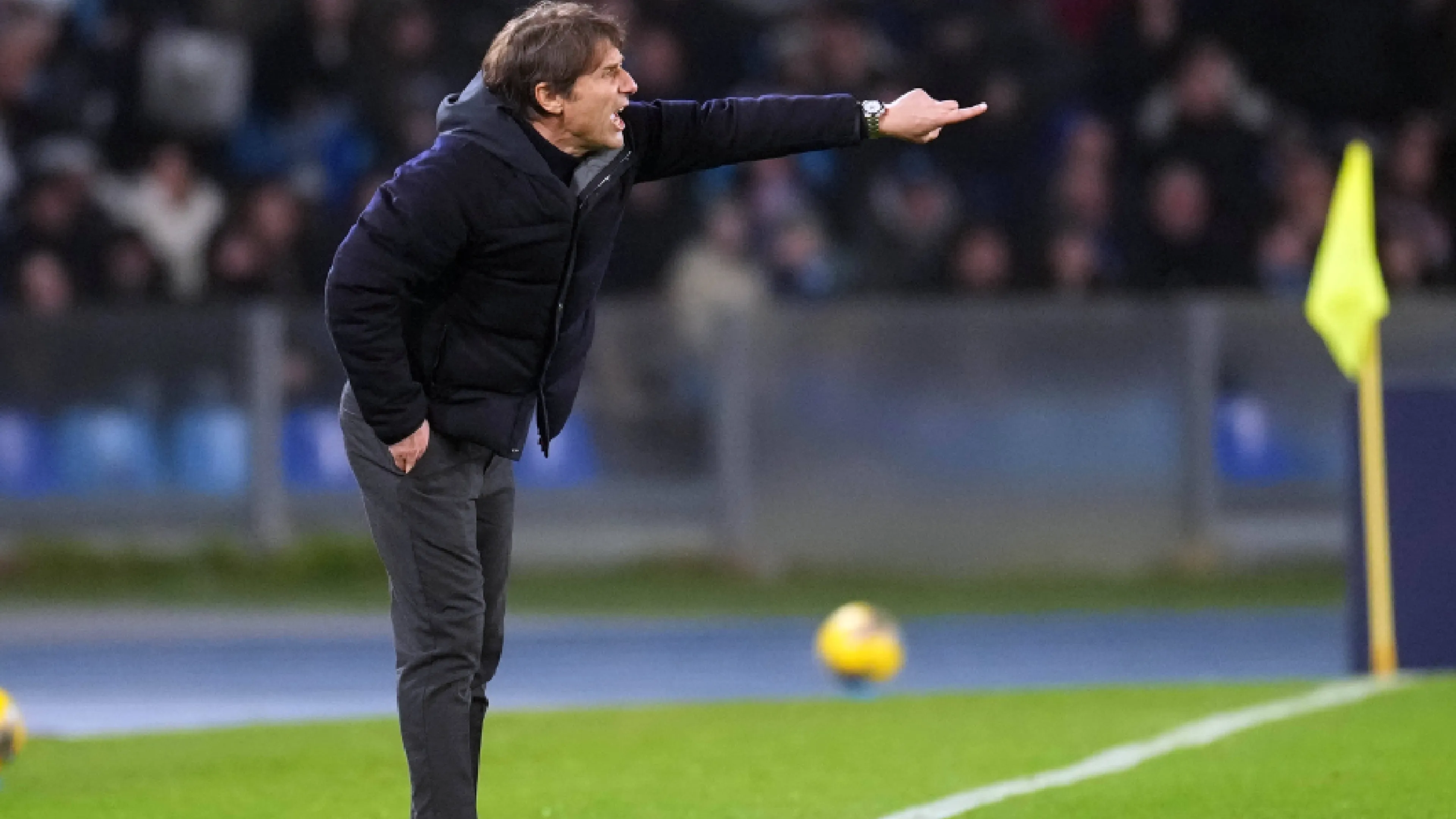 Copertina di Napoli, il nome nuovo per il post-Kvara viene dalla B inglese: "Conte interessato"