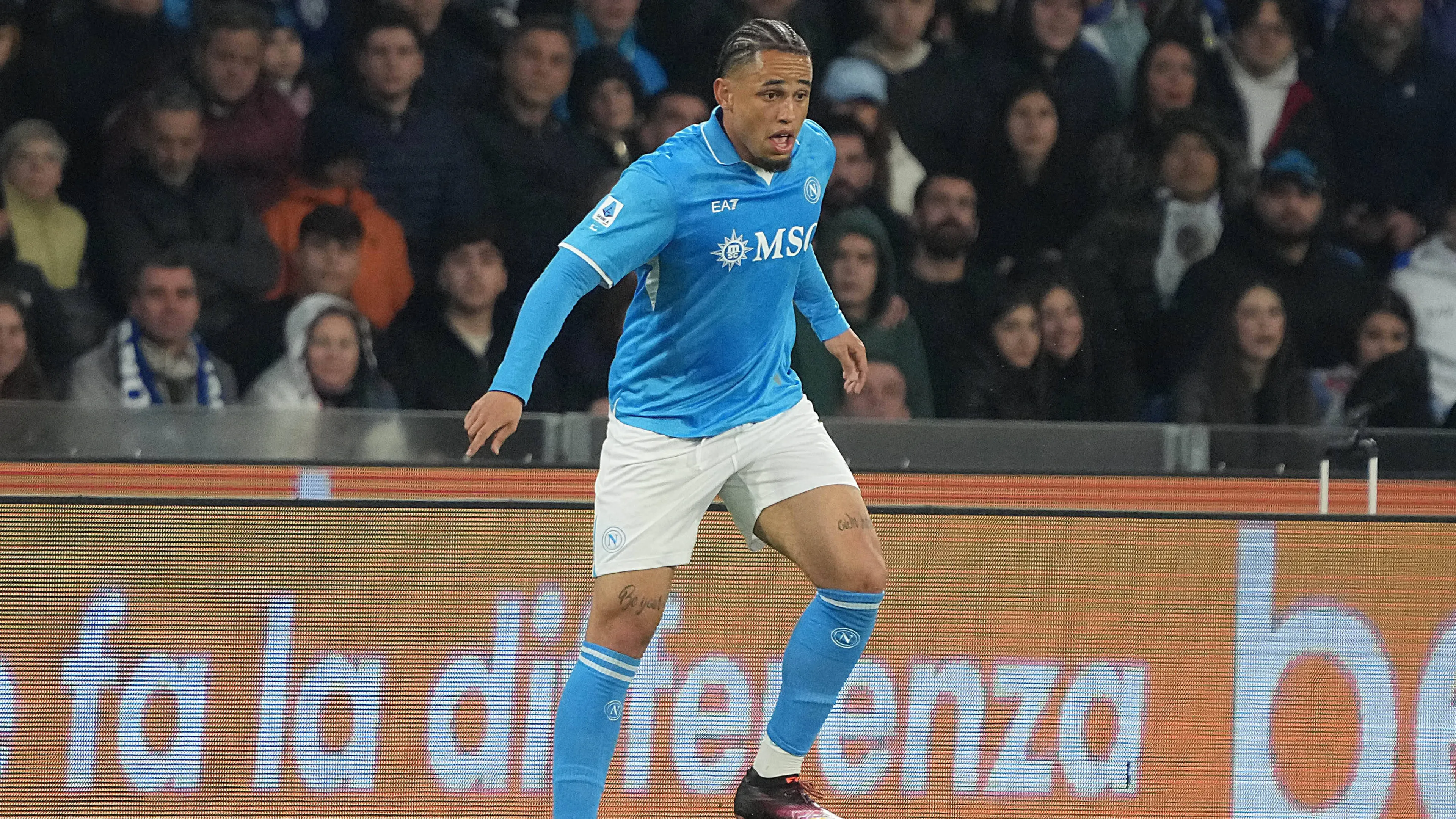 Okafor verso il Besiktas, ma il Milan detta una condizione imprescindibile