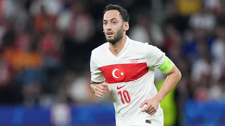 /images/n/e/t/netherlands-turkiye-uefa-euro-em-europameisterschaftfussball-2024-in-berlin-germany-6-jul-2024-hakan-calhanoglu-of-turkiye-seen-in-action-during-the-uefa-euro-2024-match-between-netherlands-and-turkiye-at-olimpiastadion-final-score-full-time-netherlands-21-turkiye-berlin-germany-copyright-xgrzegorzxwajdax-xsopaximagesx-holtureuro0607202432jpg_1751294058214.jpg