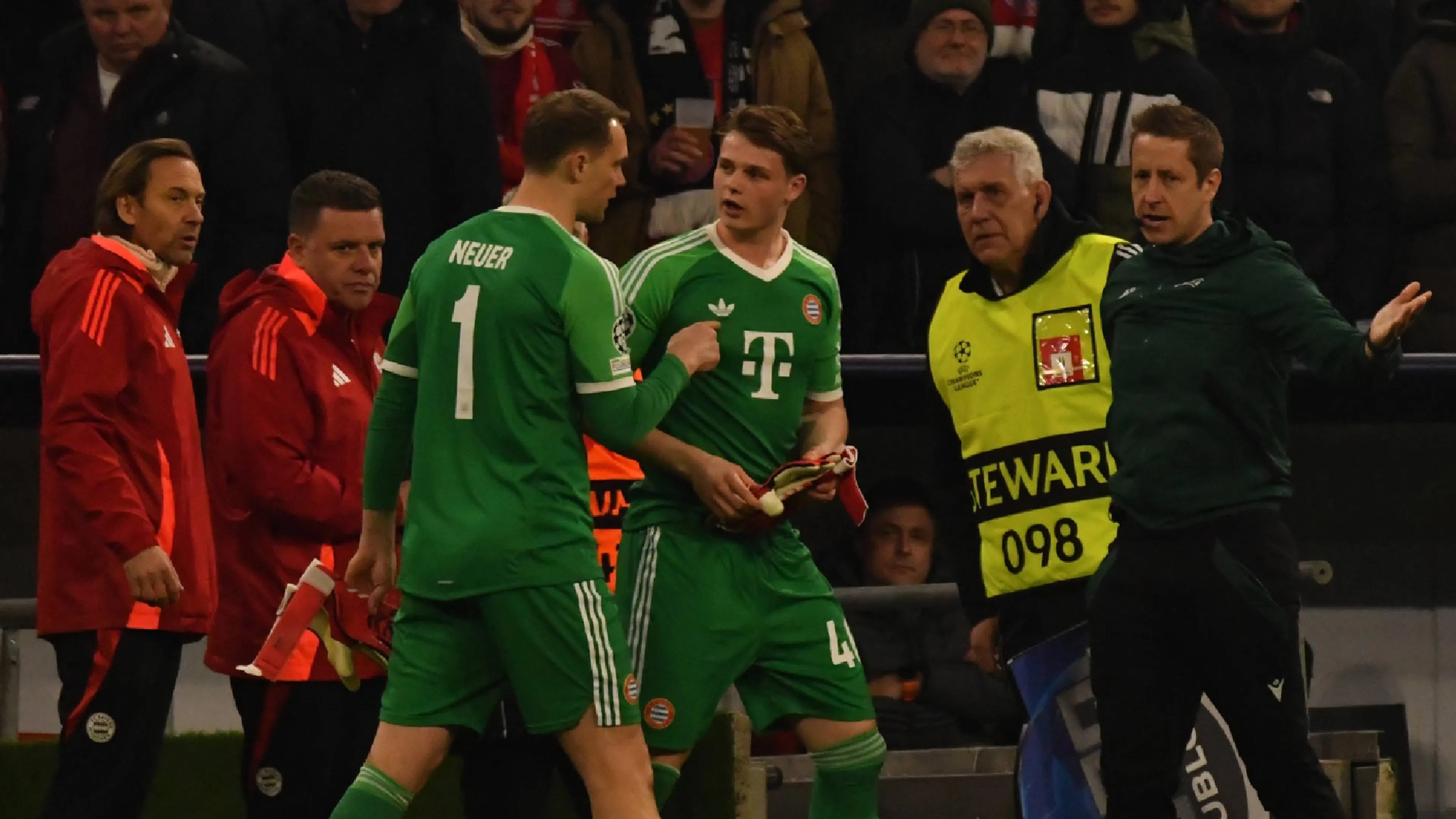 Ahi Bayern, Neuer si fa male e rischia di saltare l'Inter in Champions. E il suo sostituto è infortunato...