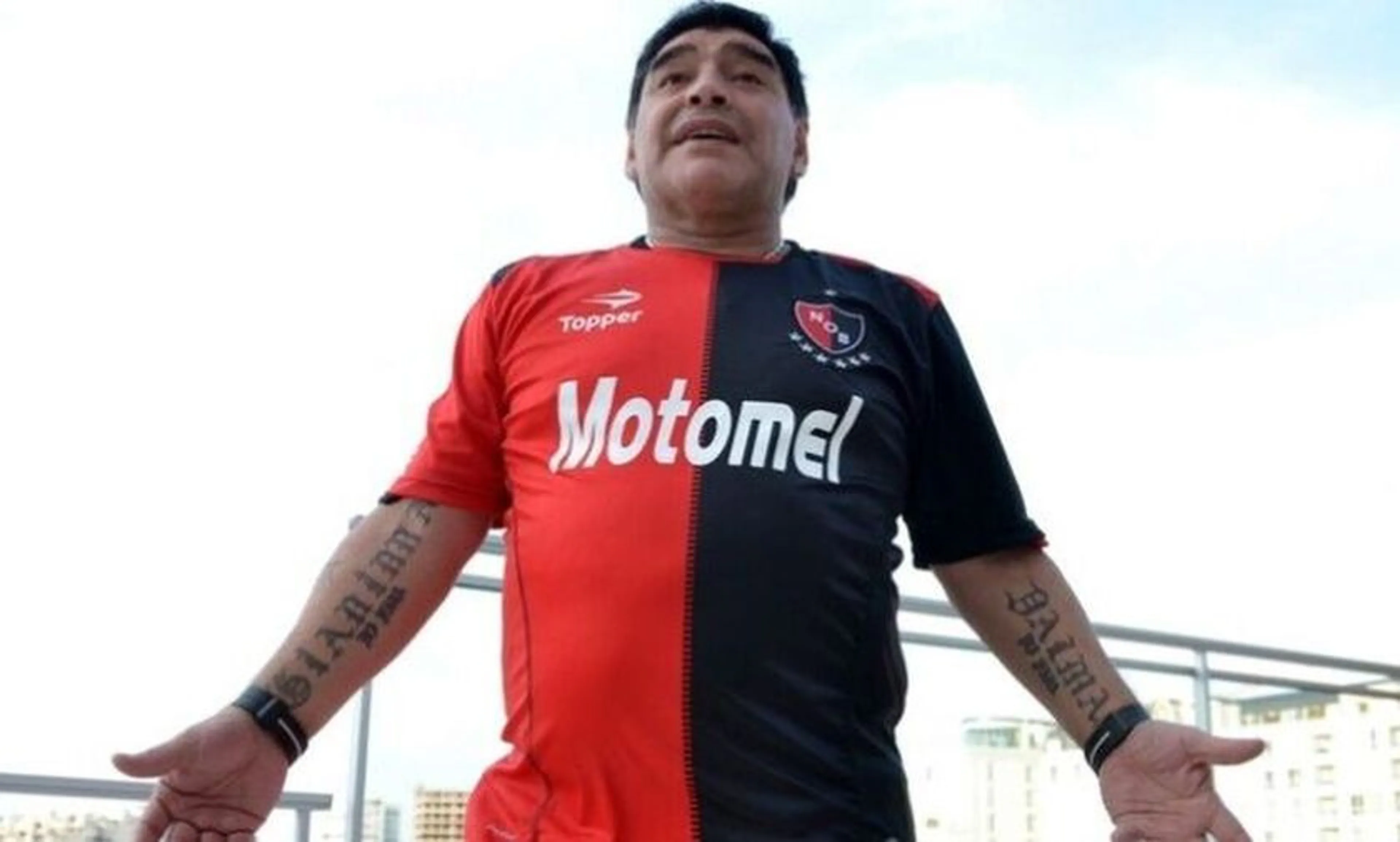 newells-omaggia-maradona