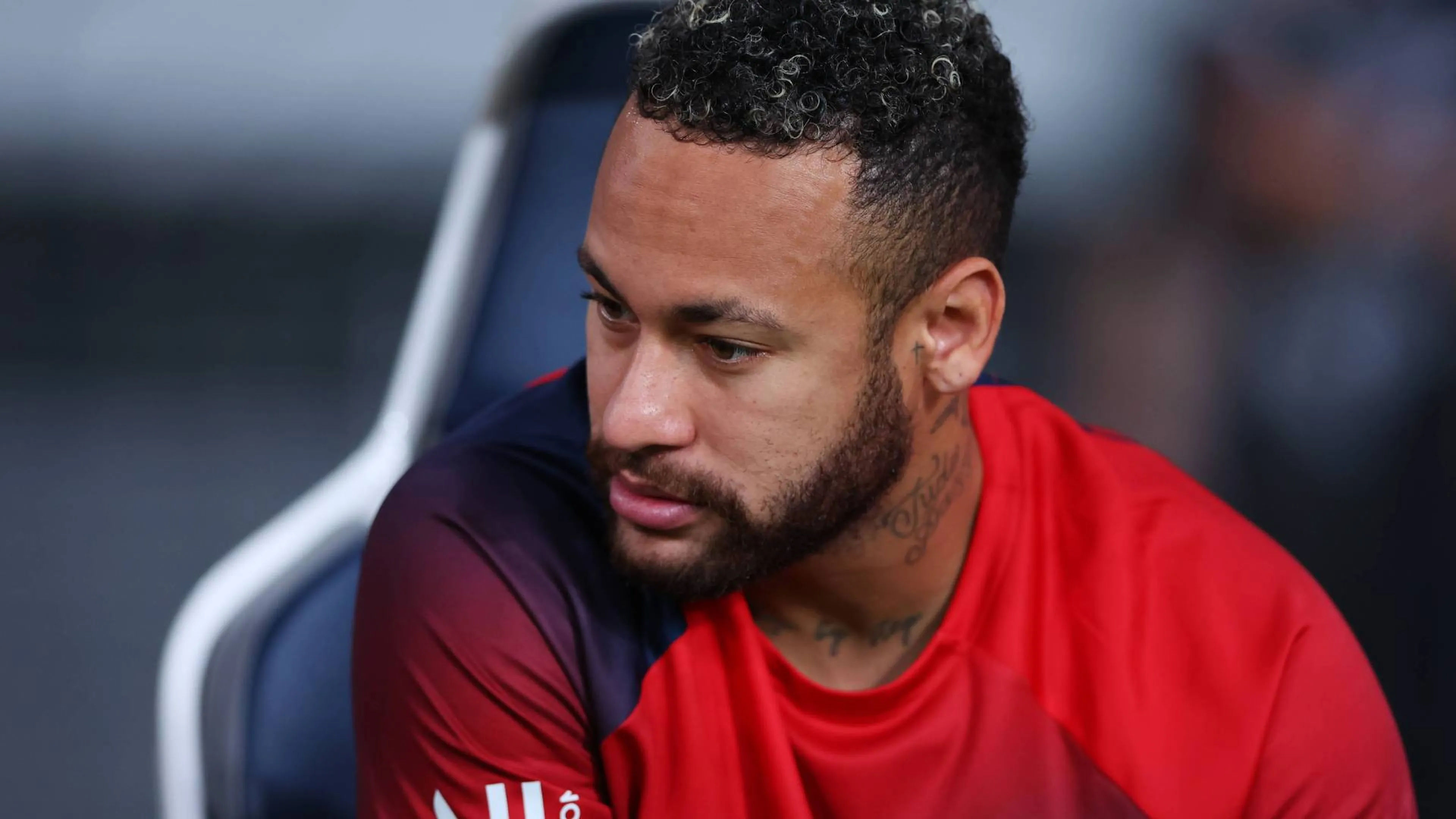 Il dramma di Neymar al PSG: "I tifosi venivano sotto casa per insultarmi"