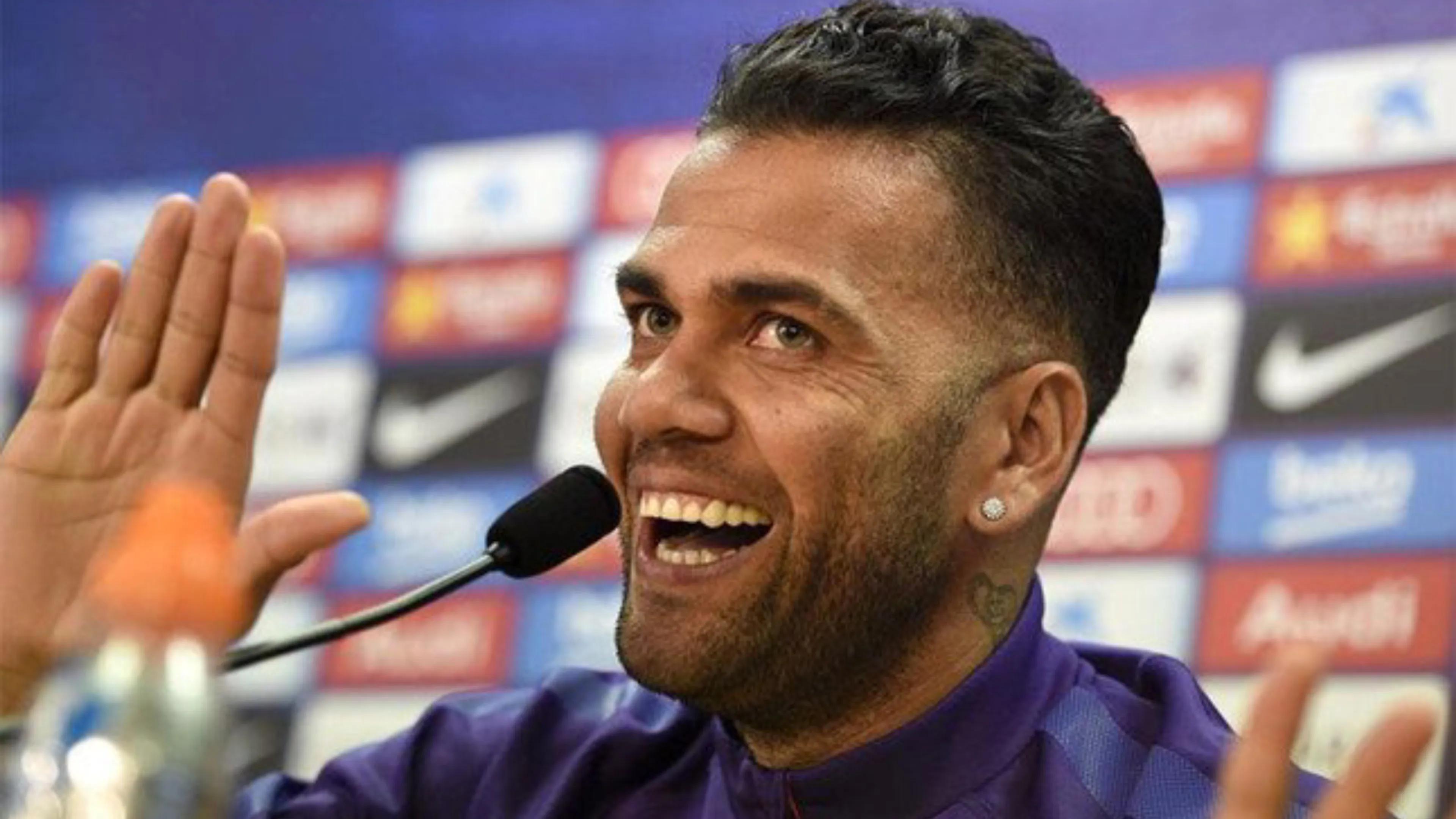 Copertina di Chi ha pagato la cauzione da 1 mln a Dani Alves? Spunta il nome del calciatore