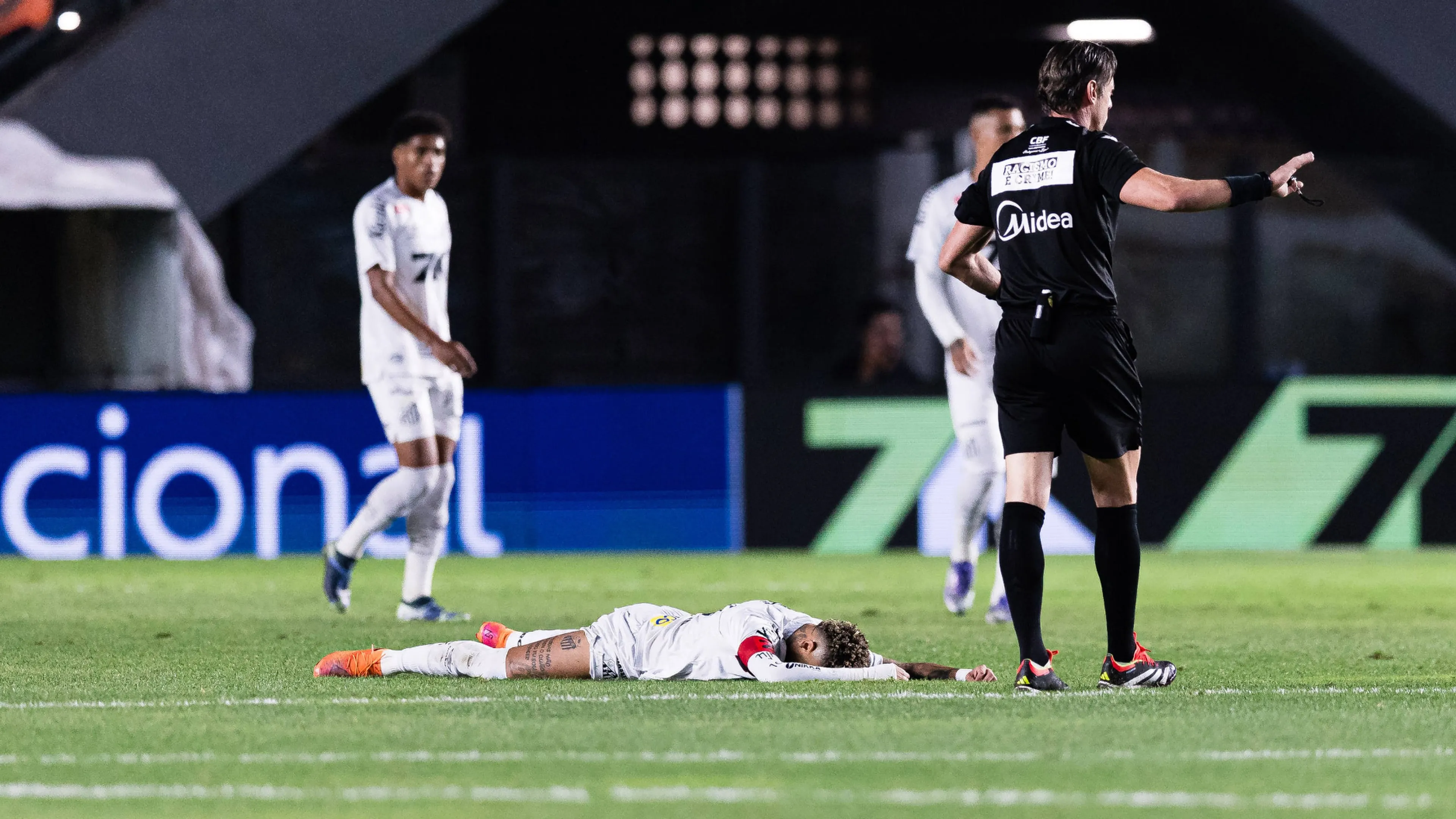 Shock in Brasile: altro infortunio al menisco per Neymar col Santos! Mondiale a forte rischio