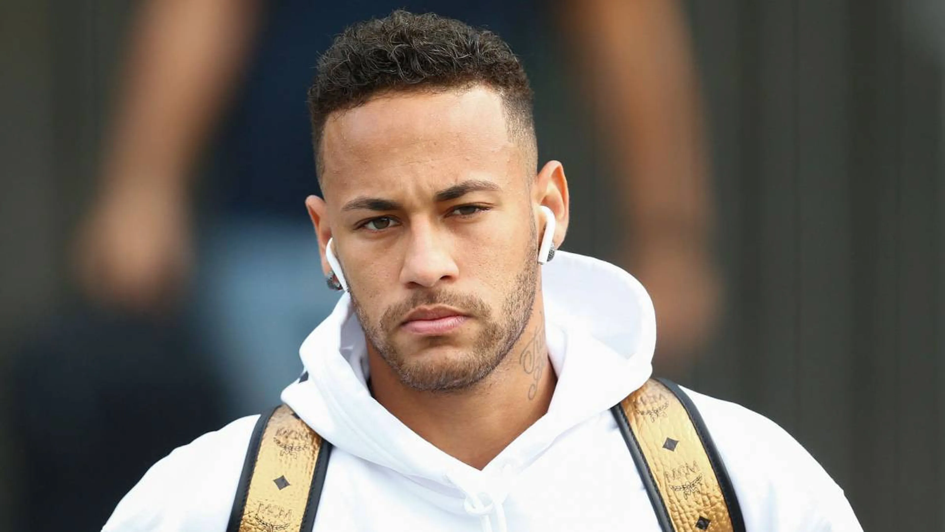 Copertina di “Apri bocca solo per dire ca***”, Neymar sbotta su IG per una frase di un ex collega