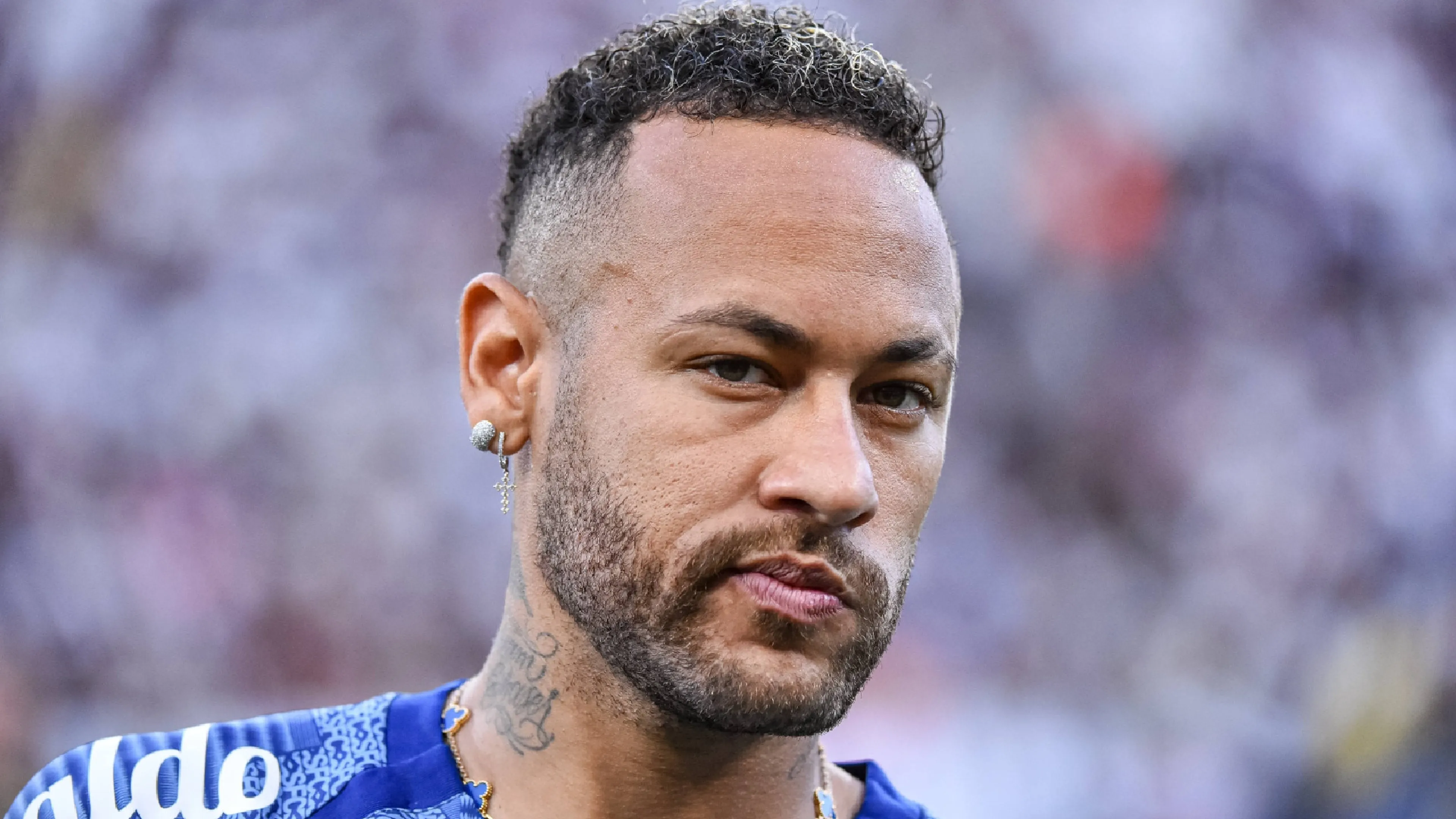 Altri guai per Neymar: una escort lo incalza, vuole il test del Dna. "Fatale" un ménage à trois