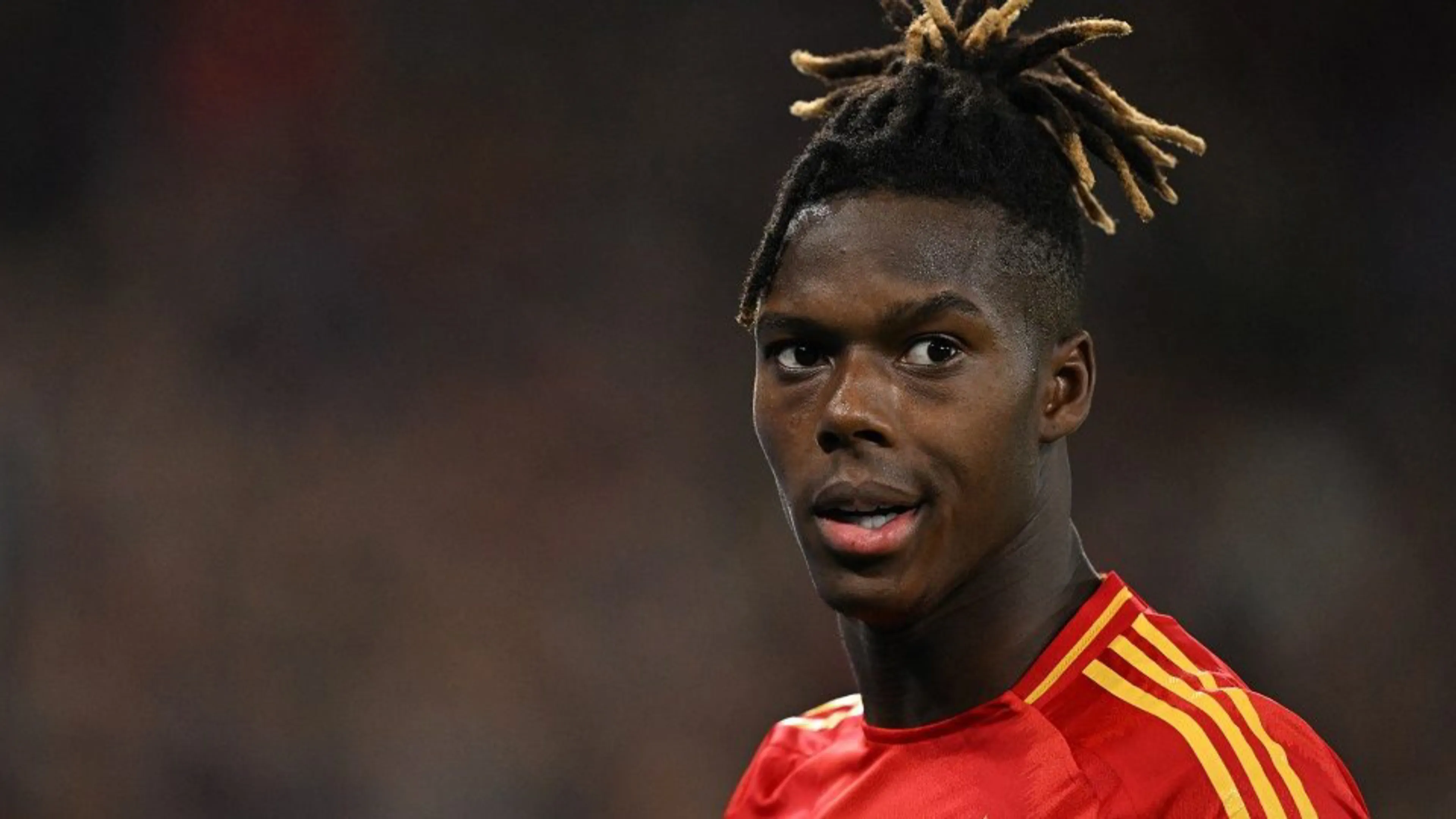 Copertina di Nico Williams non cade in tentazione: rimane all'Athletic un altro anno