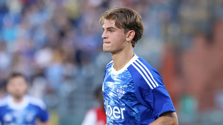 /images/n/i/c/nicolas-nico-paz-como-como-cup-friendly-match-2025-26-como-vs-ajax-3-0-27-07-2025-esultanza-celebration-jubel-como-cup-2025-26-amichevole-finale-como-ajax-3-0jpg_1754571526145.jpg