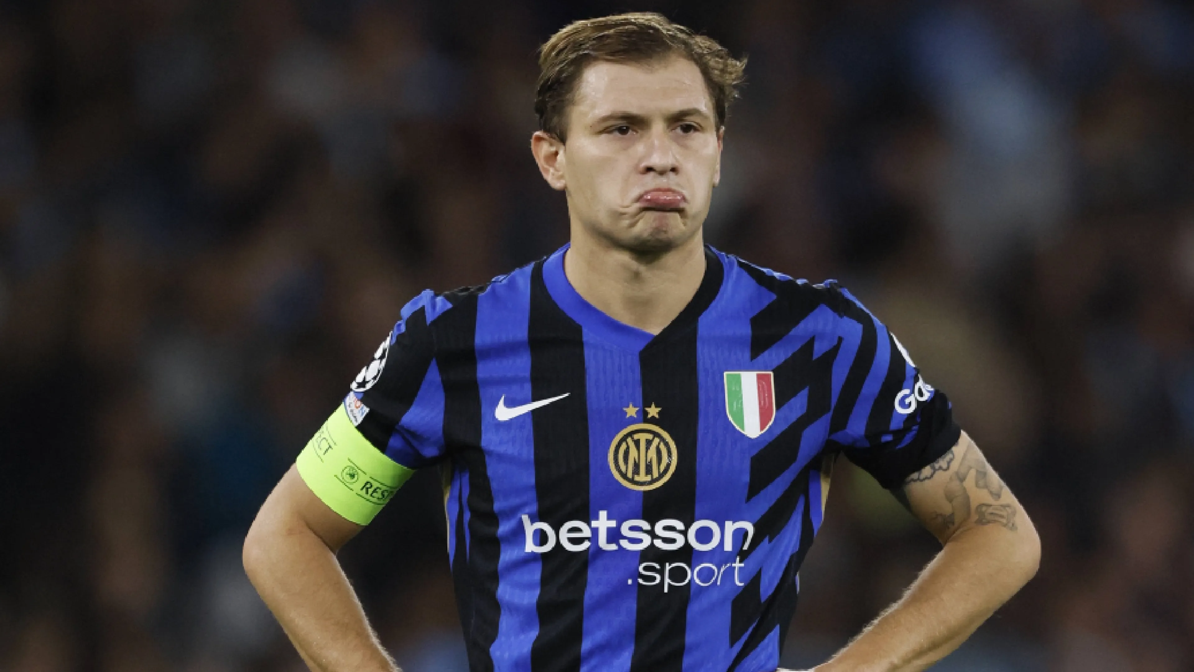 Copertina di Inter-Lazio, Barella ha giocato con una maglietta diversa da tutti