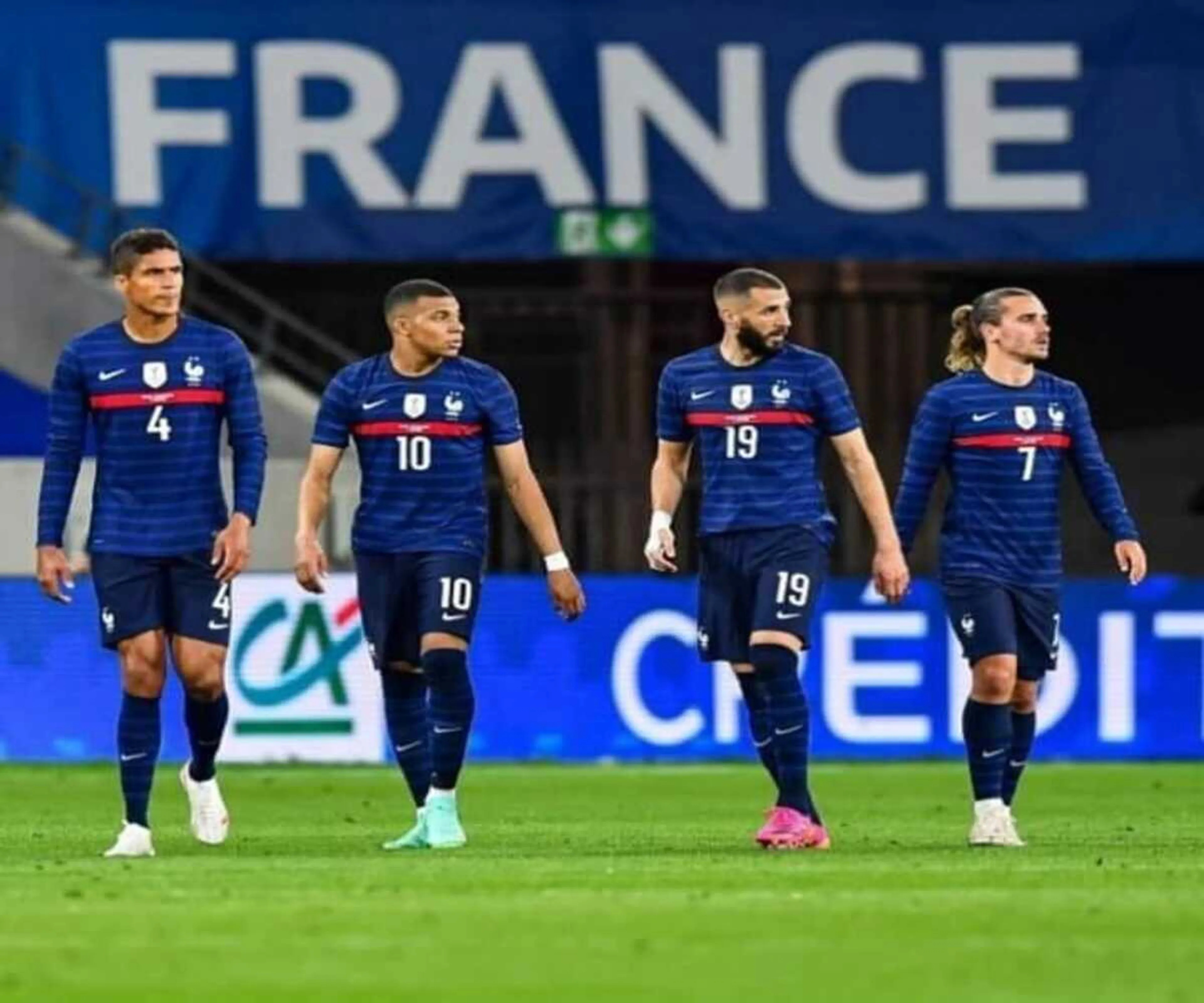 Copertina di EURO 2020 Niente sesso per la Francia. Griezmann: “Così è dura”